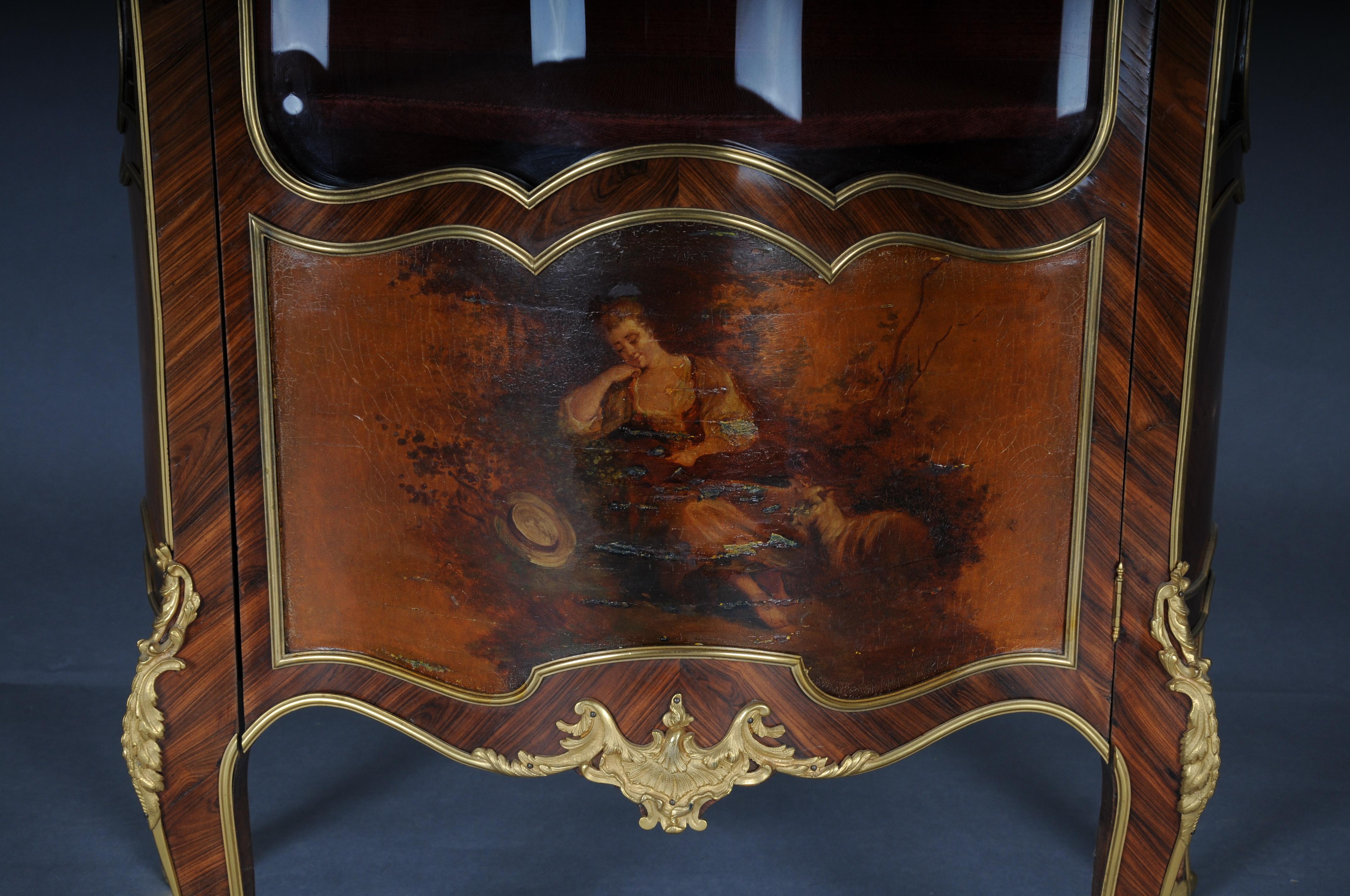 Antique Louis XV display cabinet Napoleon III, Paris, around 1880 For Sale 2