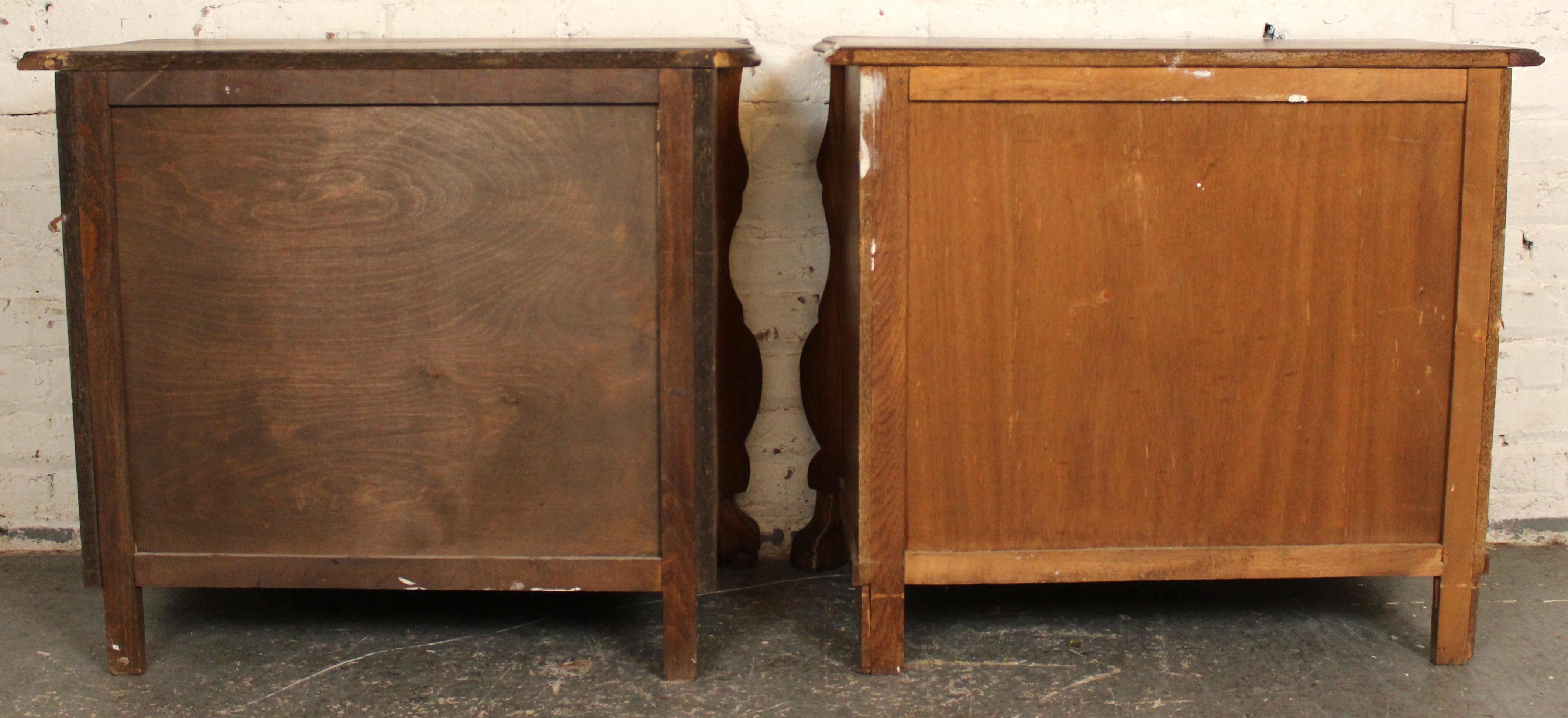 Ancienne commode française Louis XV en Oak Bon état - En vente à Brooklyn, NY