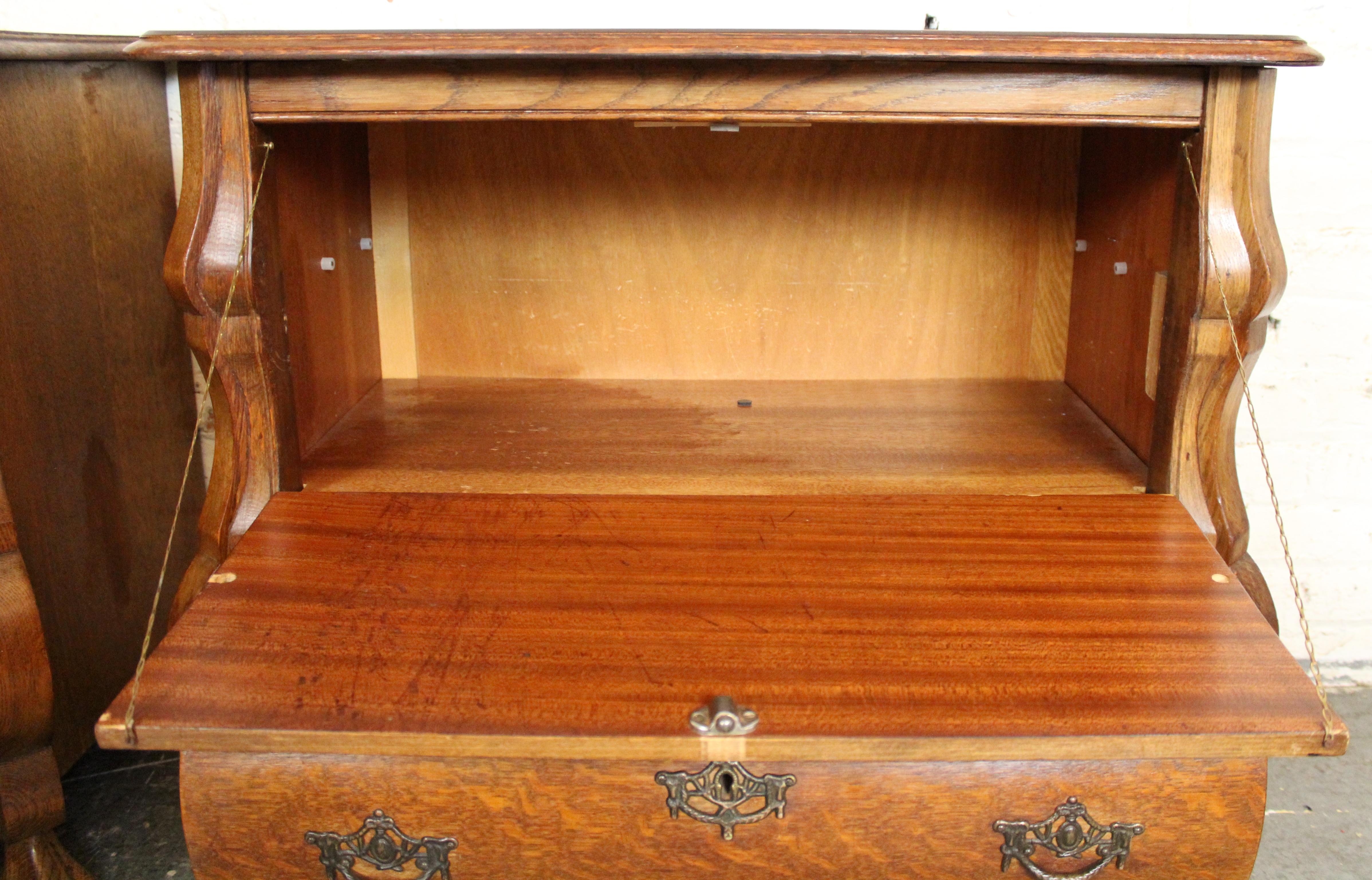 Ancienne commode française Louis XV en Oak en vente 1