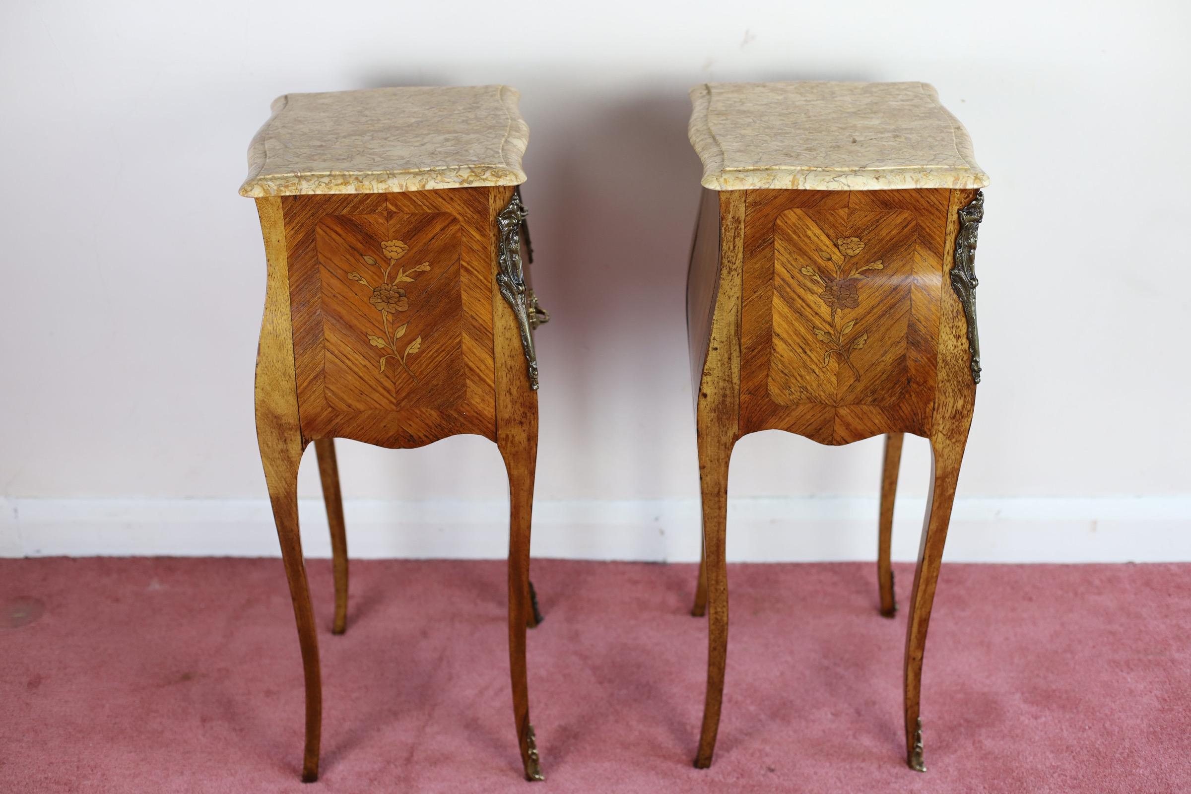 Antique Louis XV French Marquetry Marble Nightstands  In Good Condition For Sale In Crawley, GB