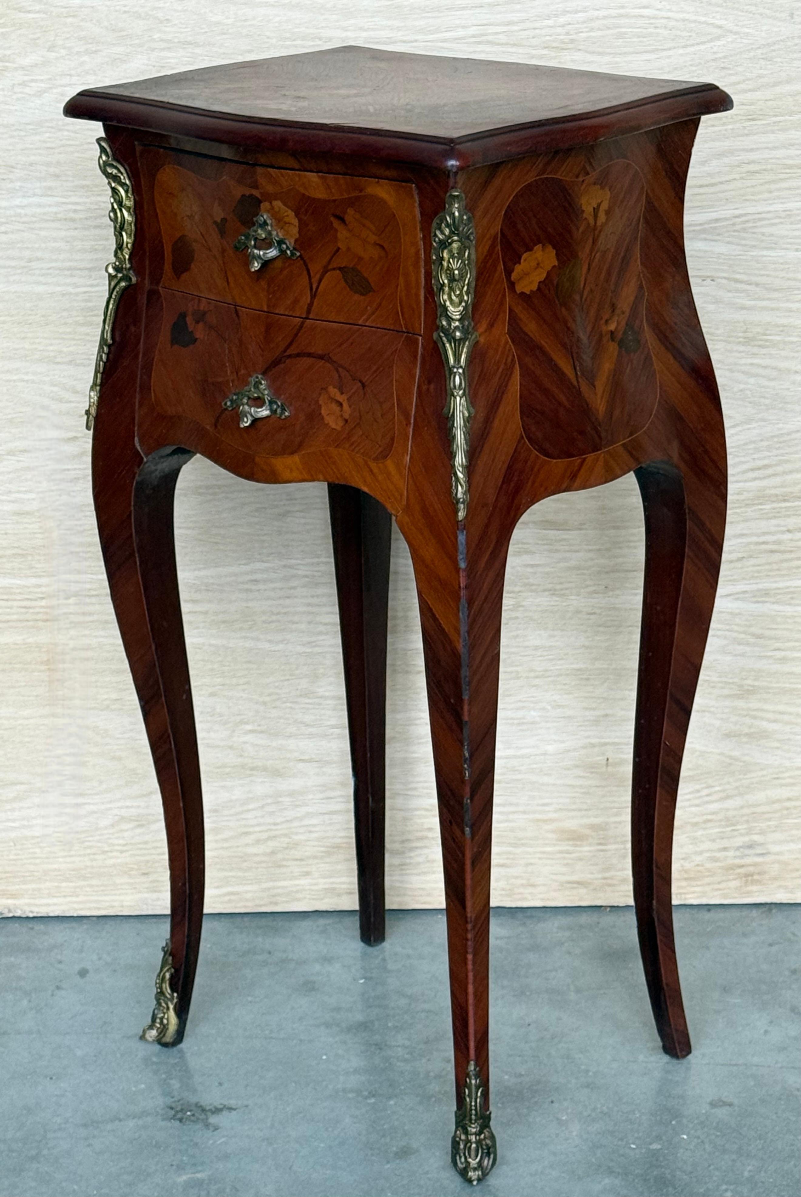 20ième siècle Antique Louis XV French Marquetry with Drawers Nightstands, Set of 2 en vente