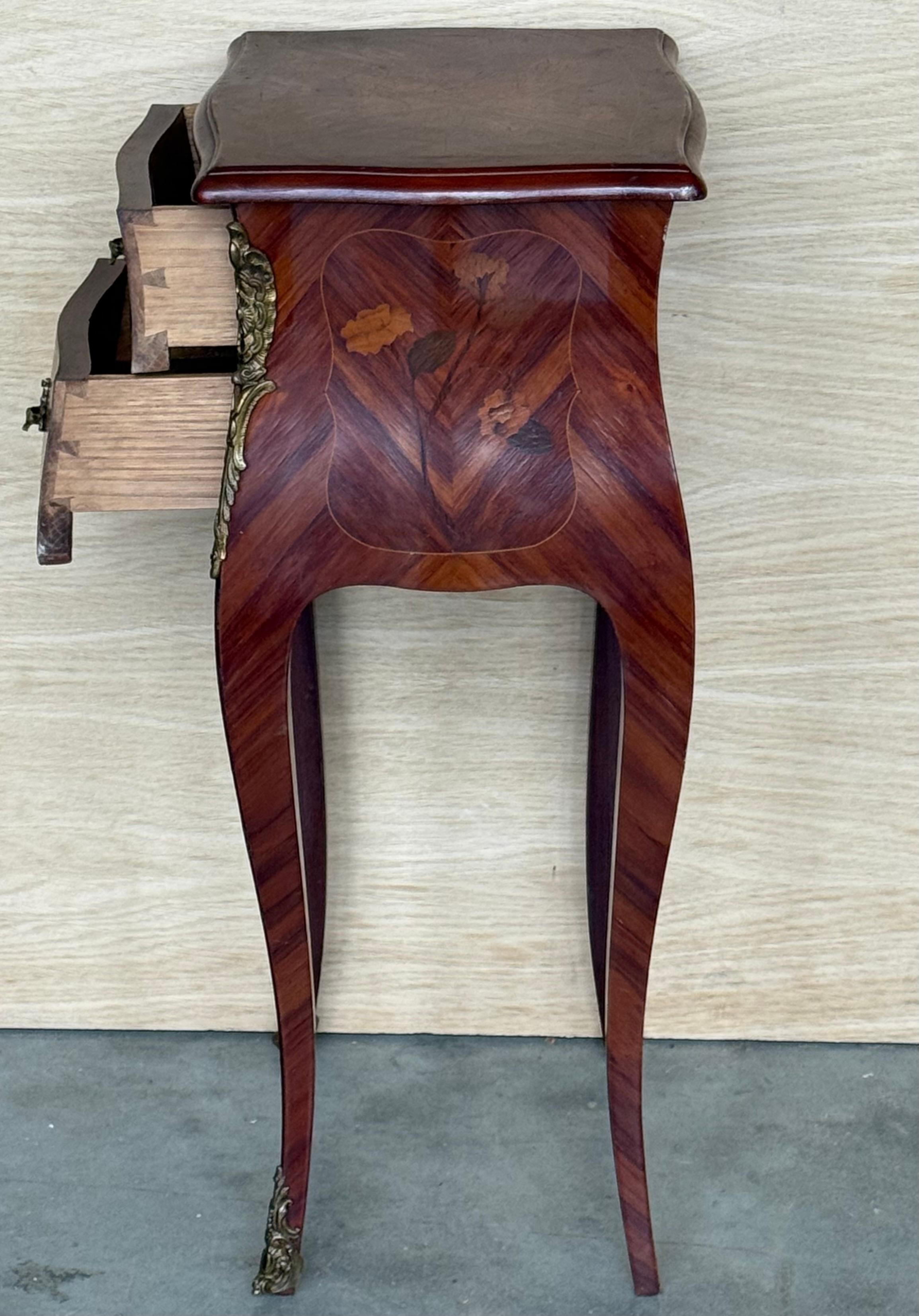 Antique Louis XV French Marquetry with Drawers Nightstands, Set of 2 en vente 1