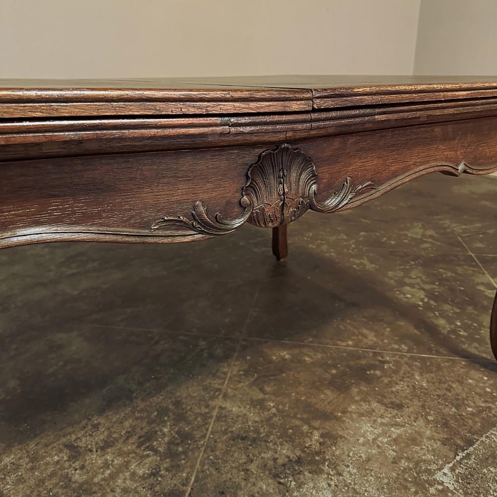 Ancienne table de banquet Louis XV à grands tiroirs à feuilles en vente 6