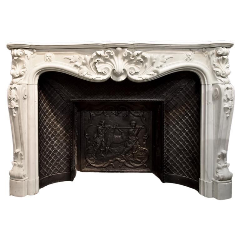 Antique Louis XV marble fireplace mantle 19th Century For Sale