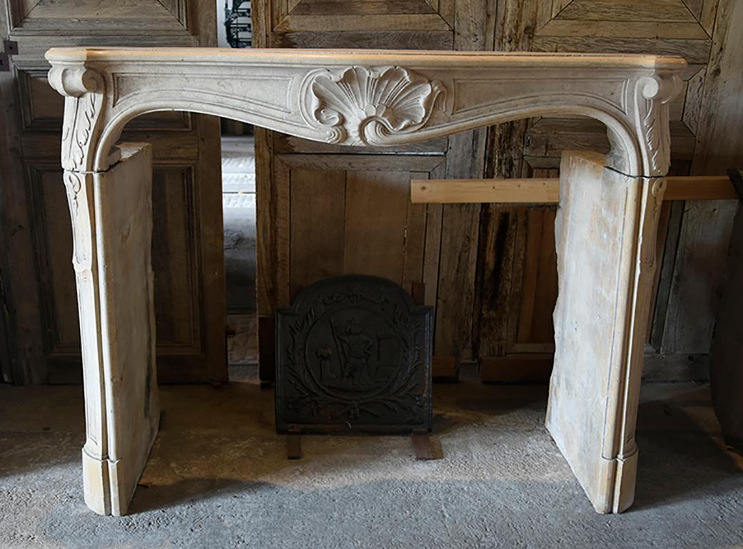 Very exclusive antique Louis XV marble stone fireplace mantel
from the 19th century.
Fireplace from France and to place in front of the chimney.