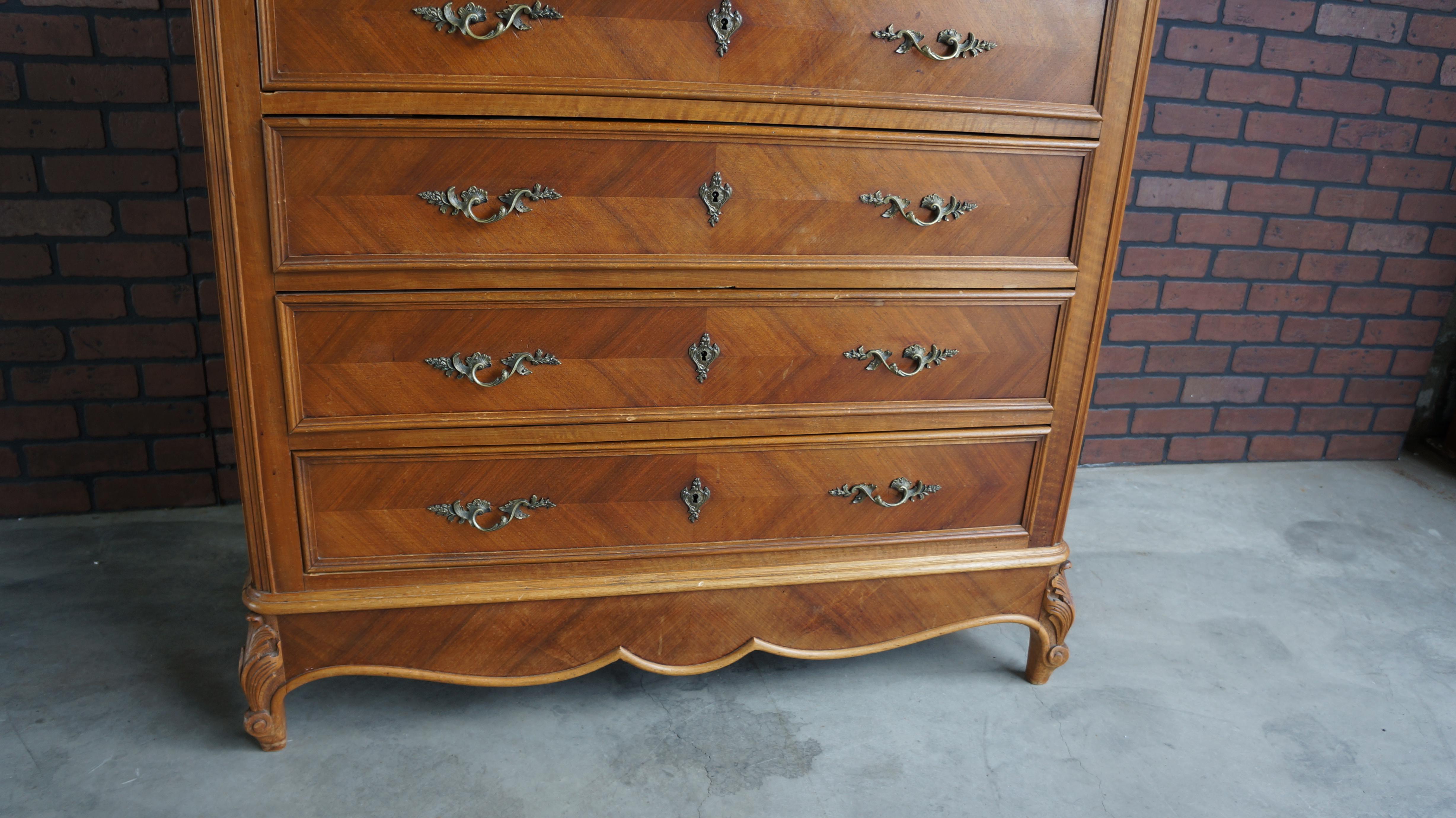 Antike Louis XV Kommode mit Marmorplatte (Louis XV.) im Angebot