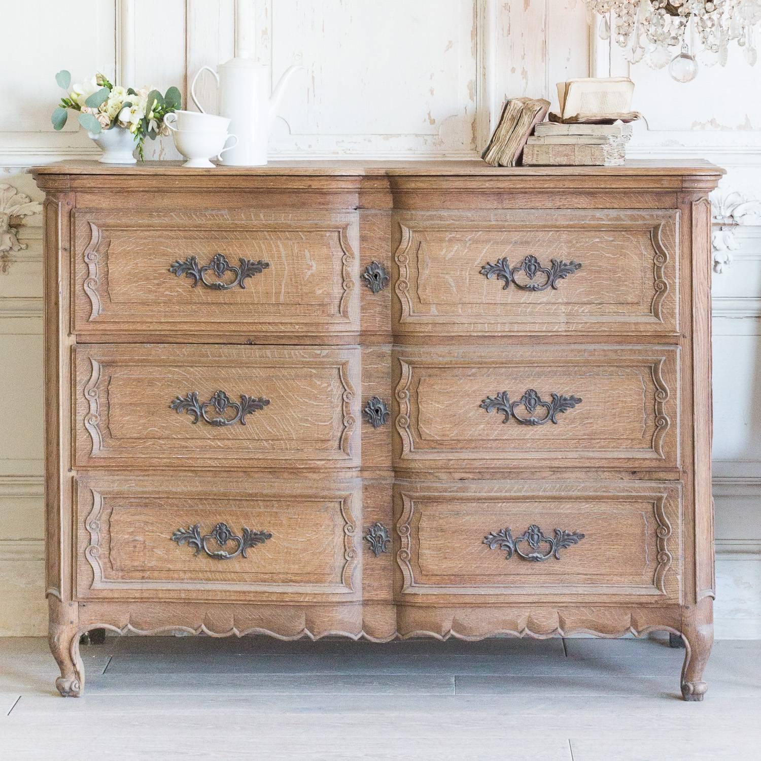 Antique Louis XV Oak Commode, 1780 For Sale 5