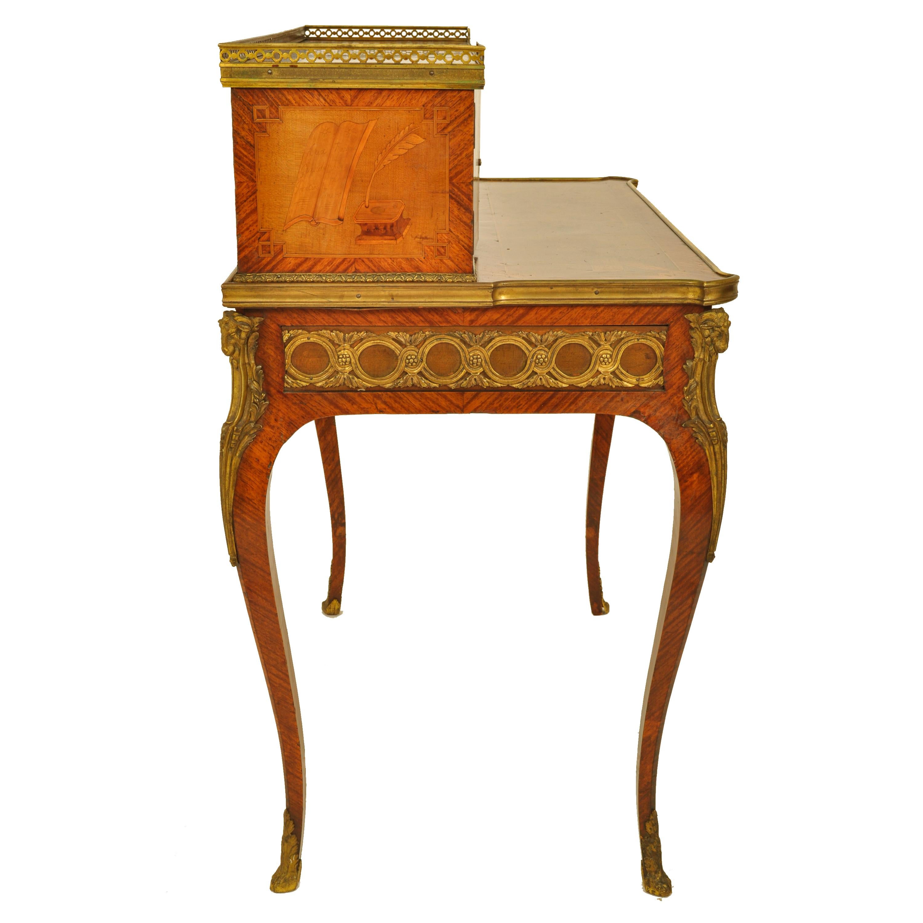 Antiker Louis XV. Bonheur Du Jour-Schreibtisch mit Goldbronze-Intarsien Roger Vandercruse 1780  (Spätes 18. Jahrhundert) im Angebot
