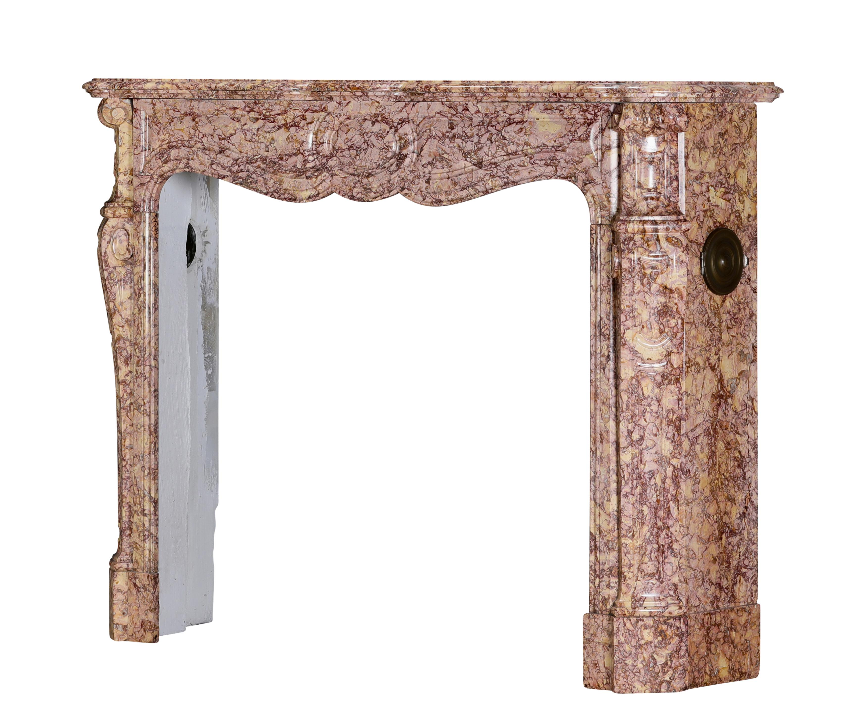 Antico camino Luigi XV Pompadour in marmo Brocatelle Violet di lusso in vendita 4