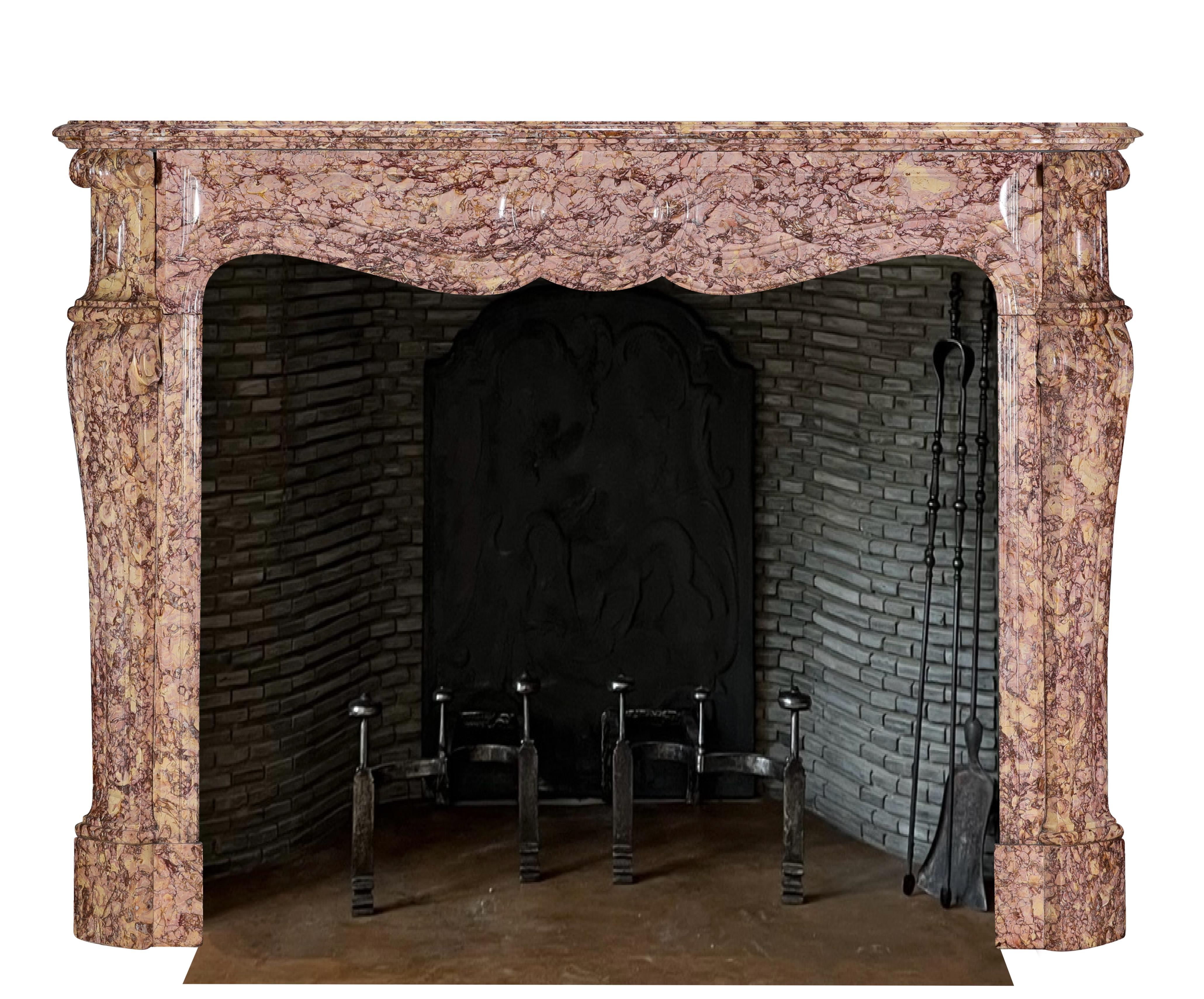 Antico camino Luigi XV Pompadour in marmo Brocatelle Violet di lusso in vendita 8