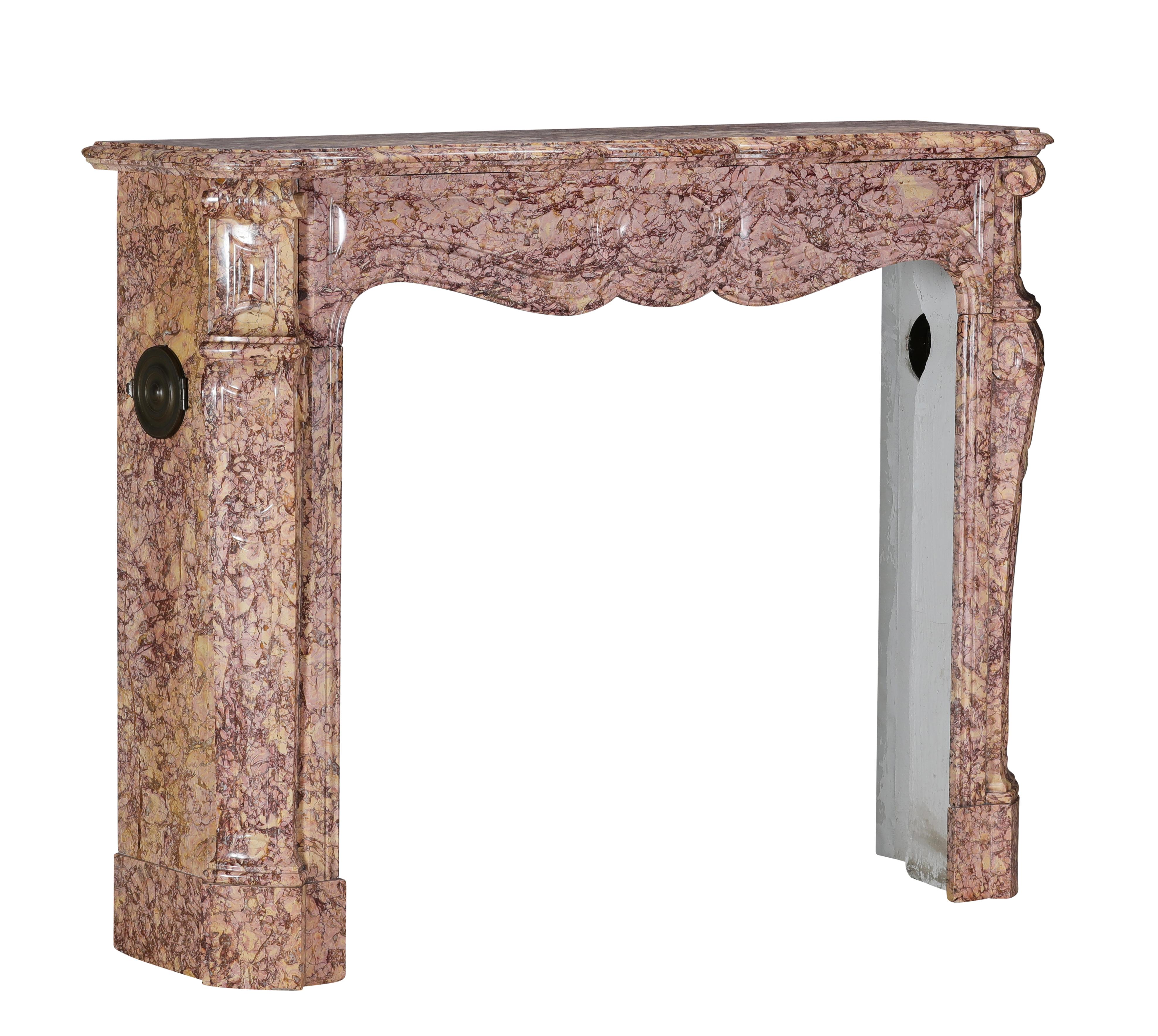 Antico camino Luigi XV Pompadour in marmo Brocatelle Violet di lusso in vendita 10