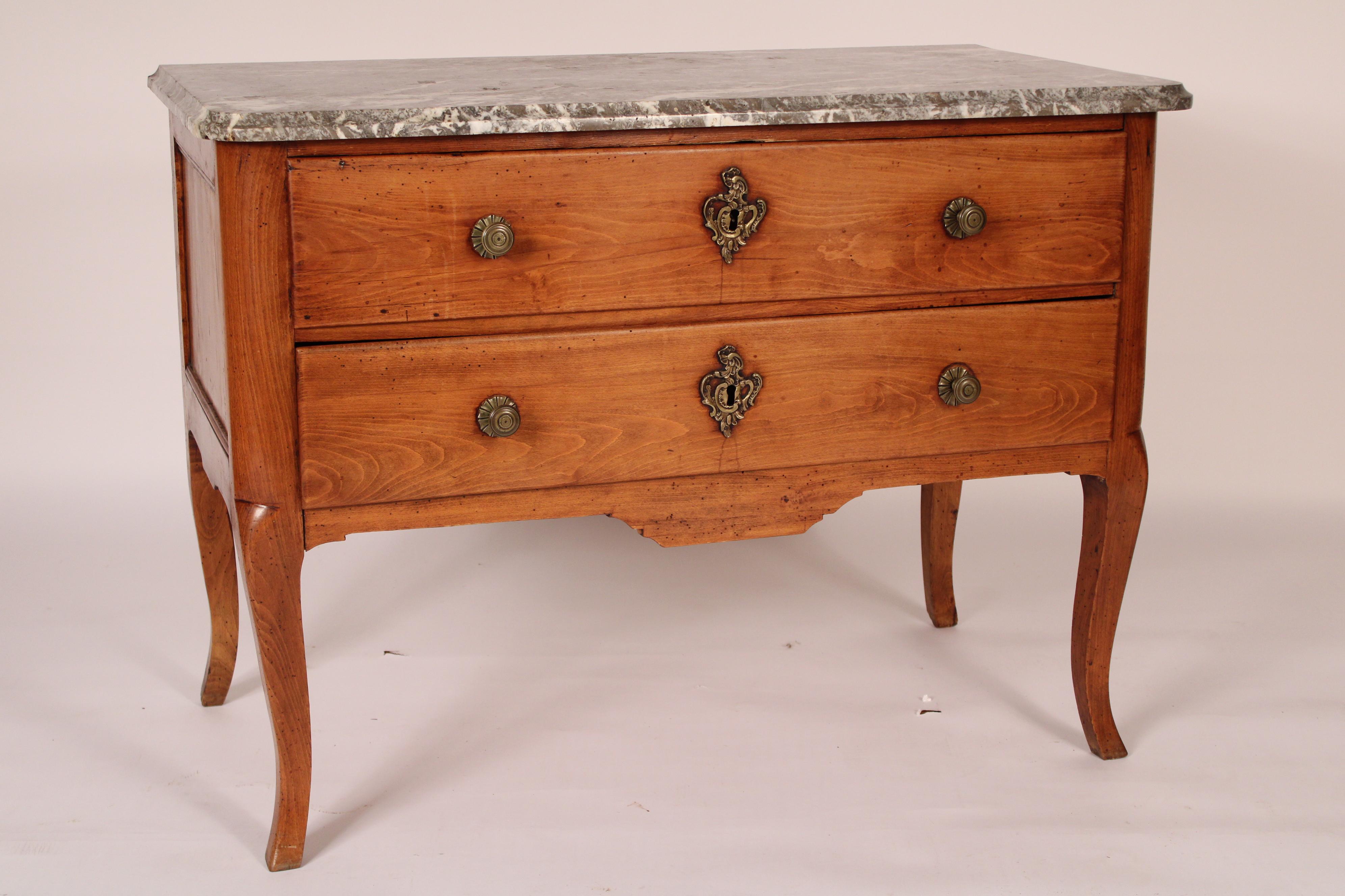 Antike Louis XV Provincial Stil Buche Holz Kommode (Louis XV.) im Angebot