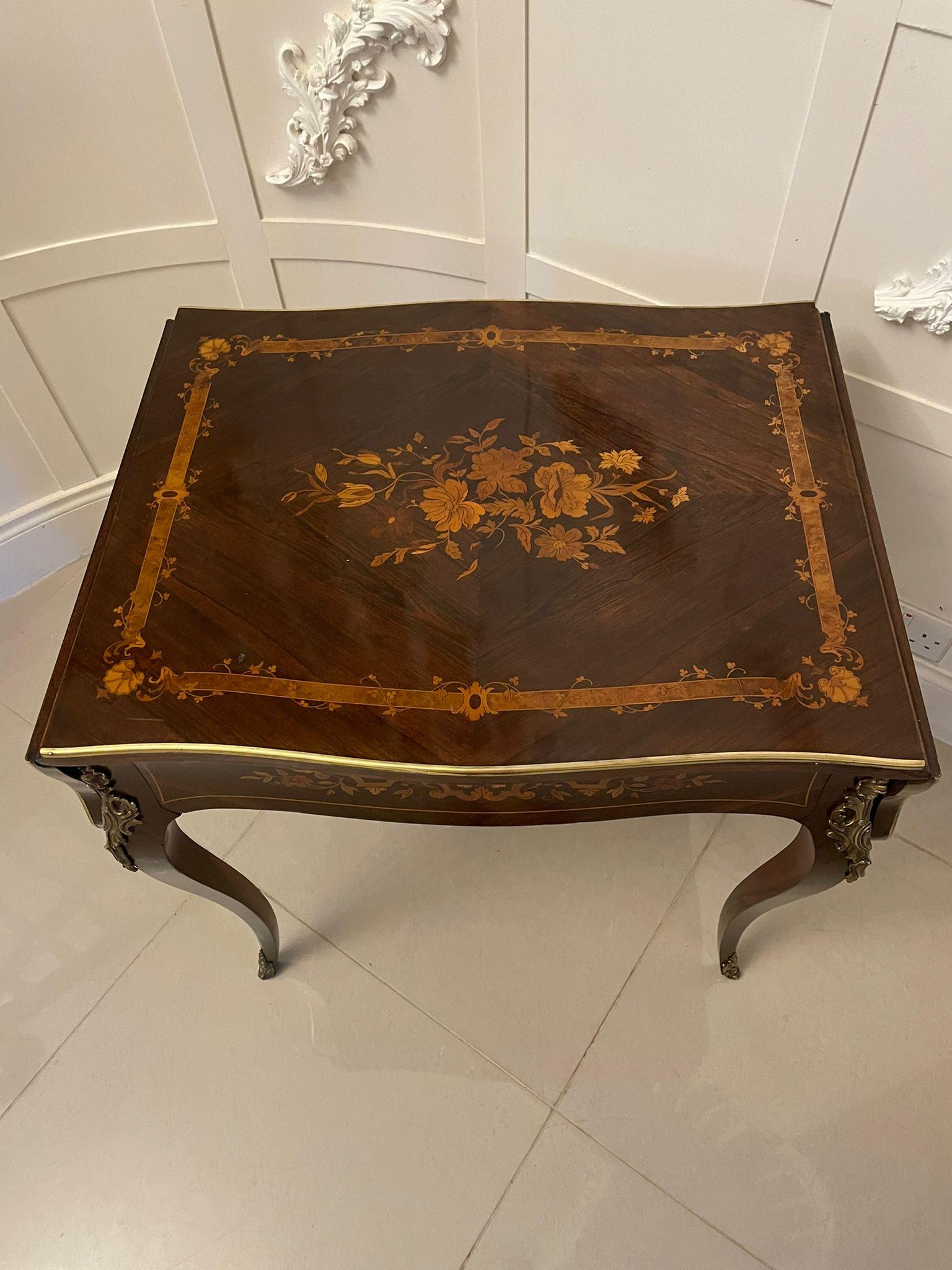 Antiker französischer Palisander-Mitteltisch mit Intarsien aus Rosenholz in Louis XV-Qualität im Angebot 4