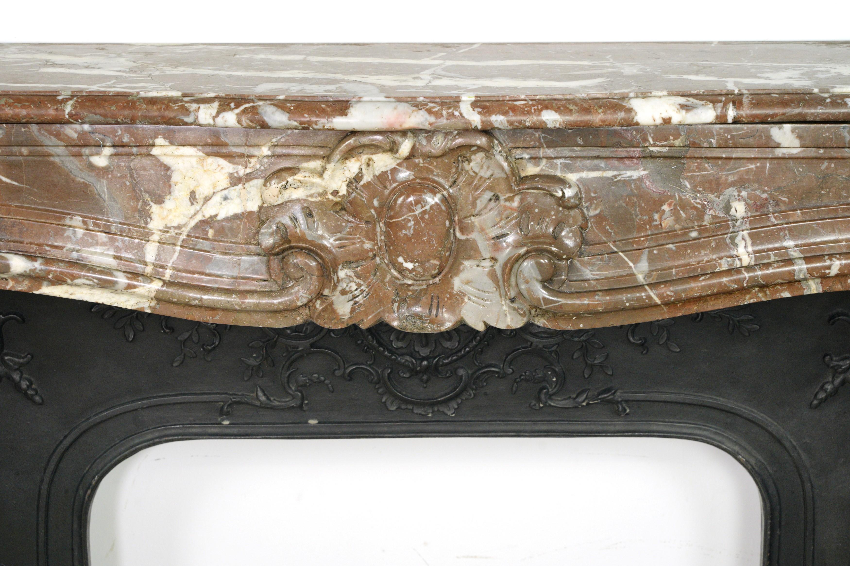 Antique Louis XV Rouge Royale Marble Serpentine Mantel Cast Iron Insert For Sale 4