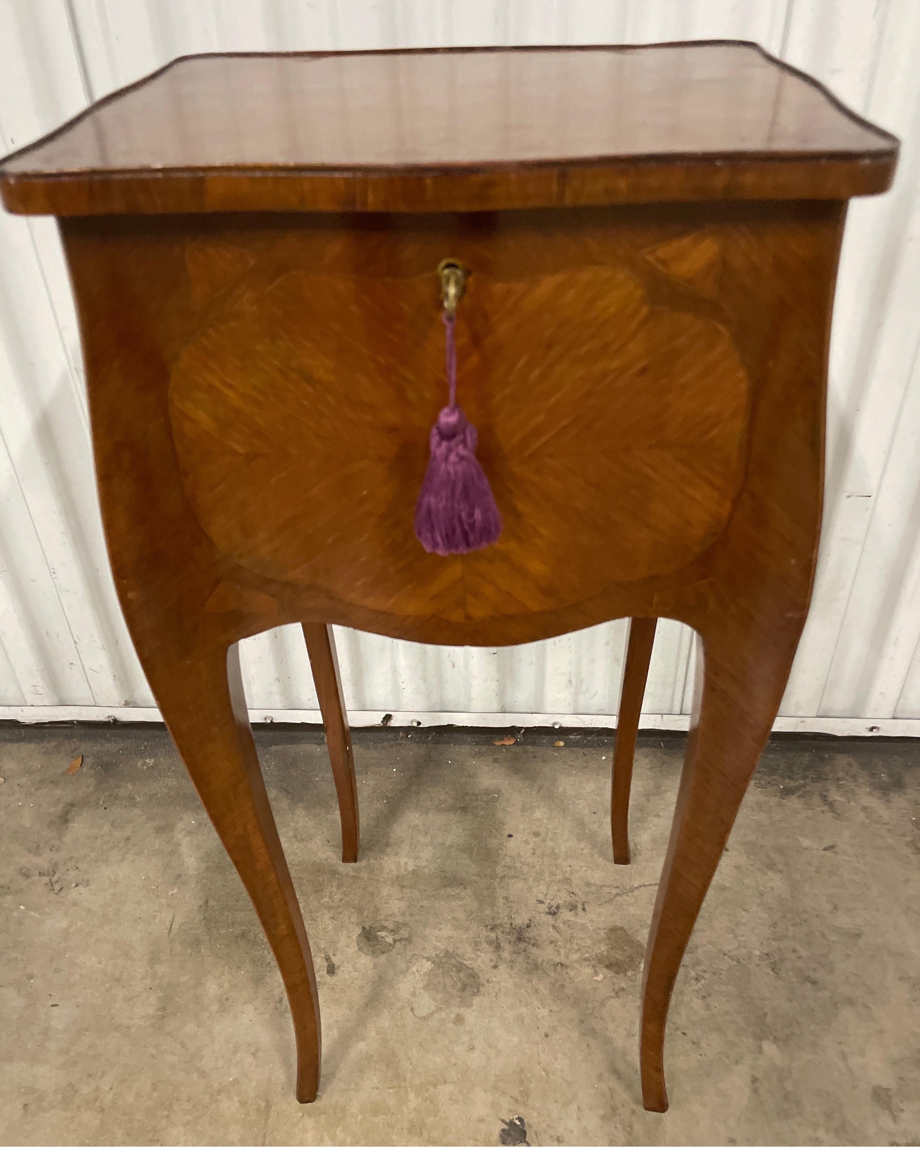 Antique Louis XV Sewing Table For Sale 3