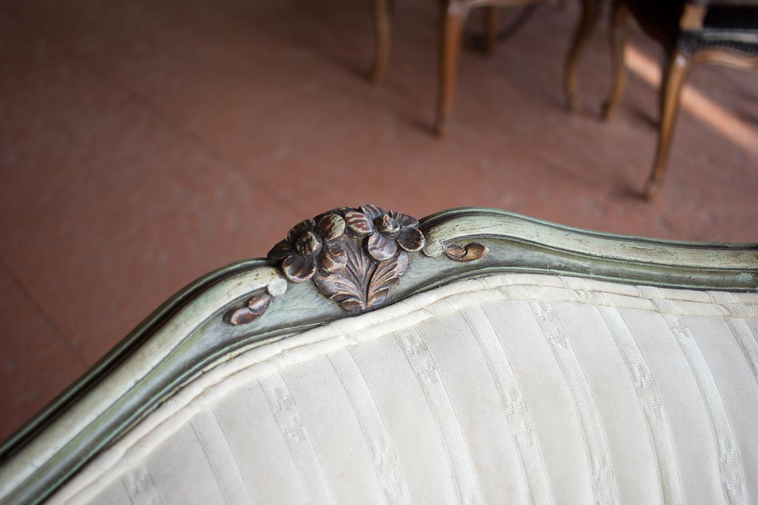 Antique Louis XV Style Bergère Chair In Good Condition In Calgary, Alberta