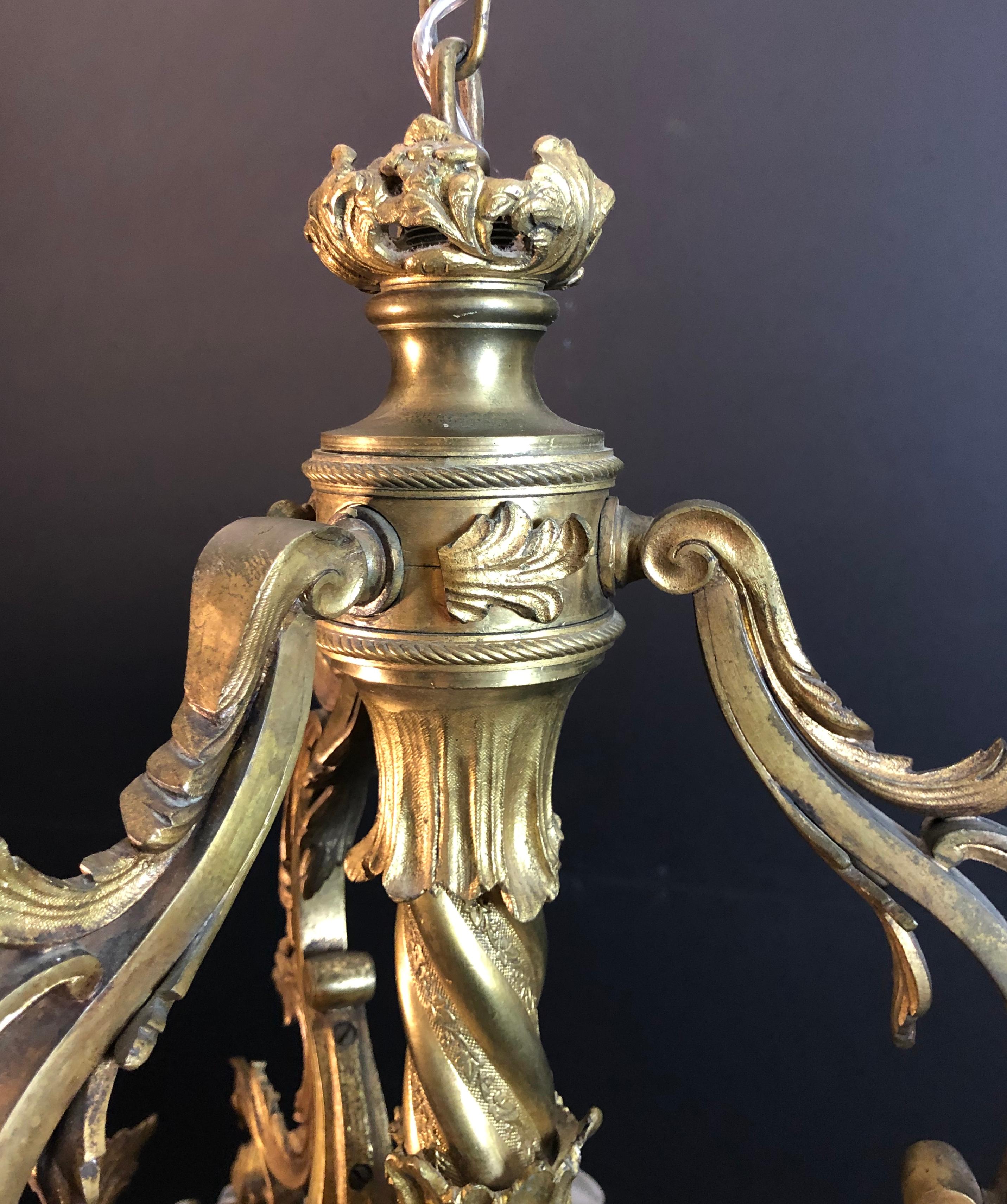 20ième siècle Lustre ancien en bronze de style Louis XV ancien en vente