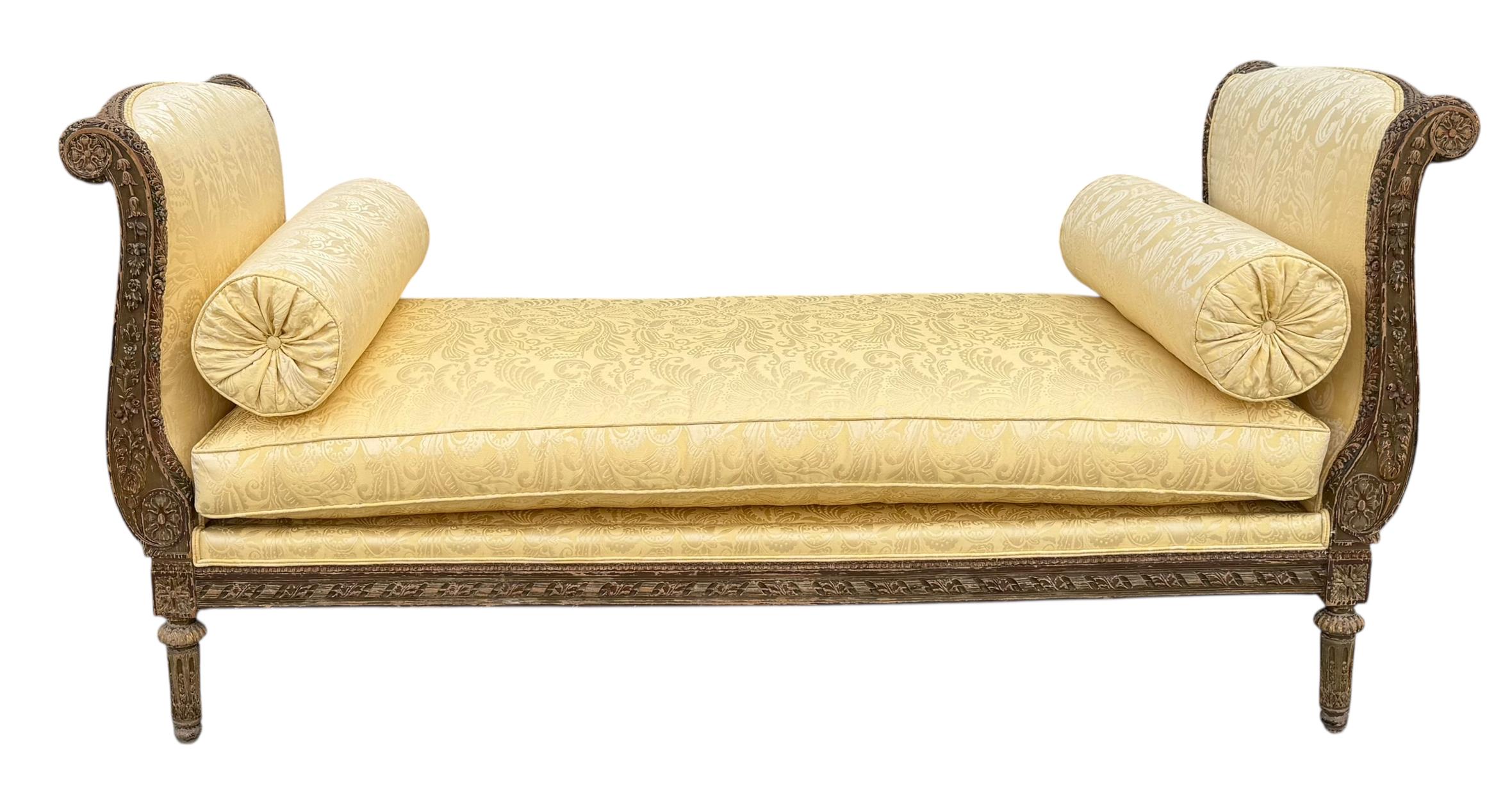 Antique Louis XV Style Chaise Lounge Daybed W Nancy Corzine Matelassé Fabric For Sale