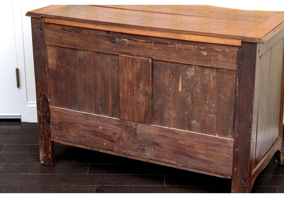 Commode ancienne de style Louis XV en vente 7