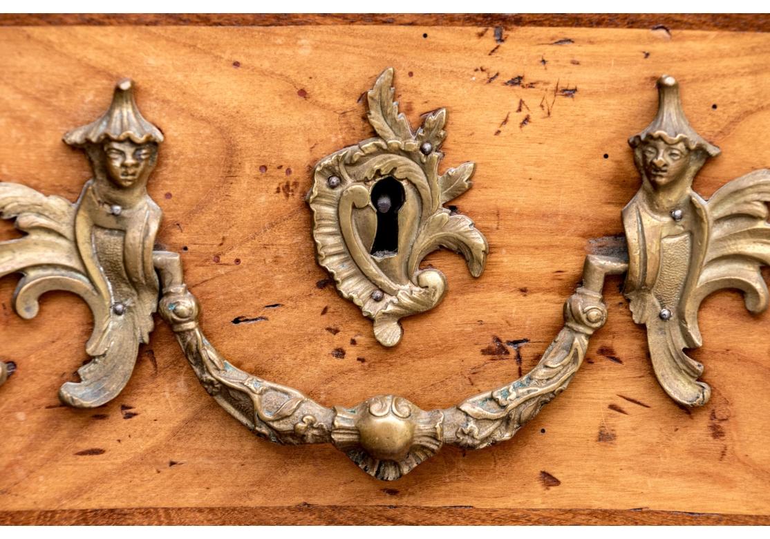 Commode ancienne de style Louis XV en vente 8