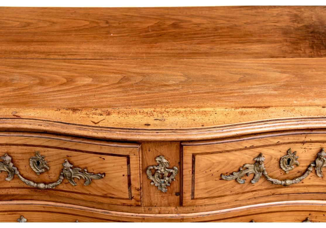 Commode ancienne de style Louis XV en vente 1