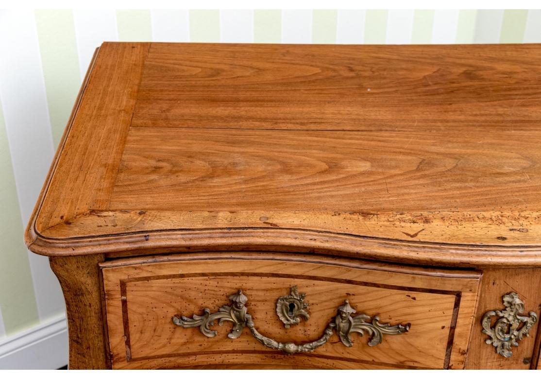 Commode ancienne de style Louis XV en vente 2