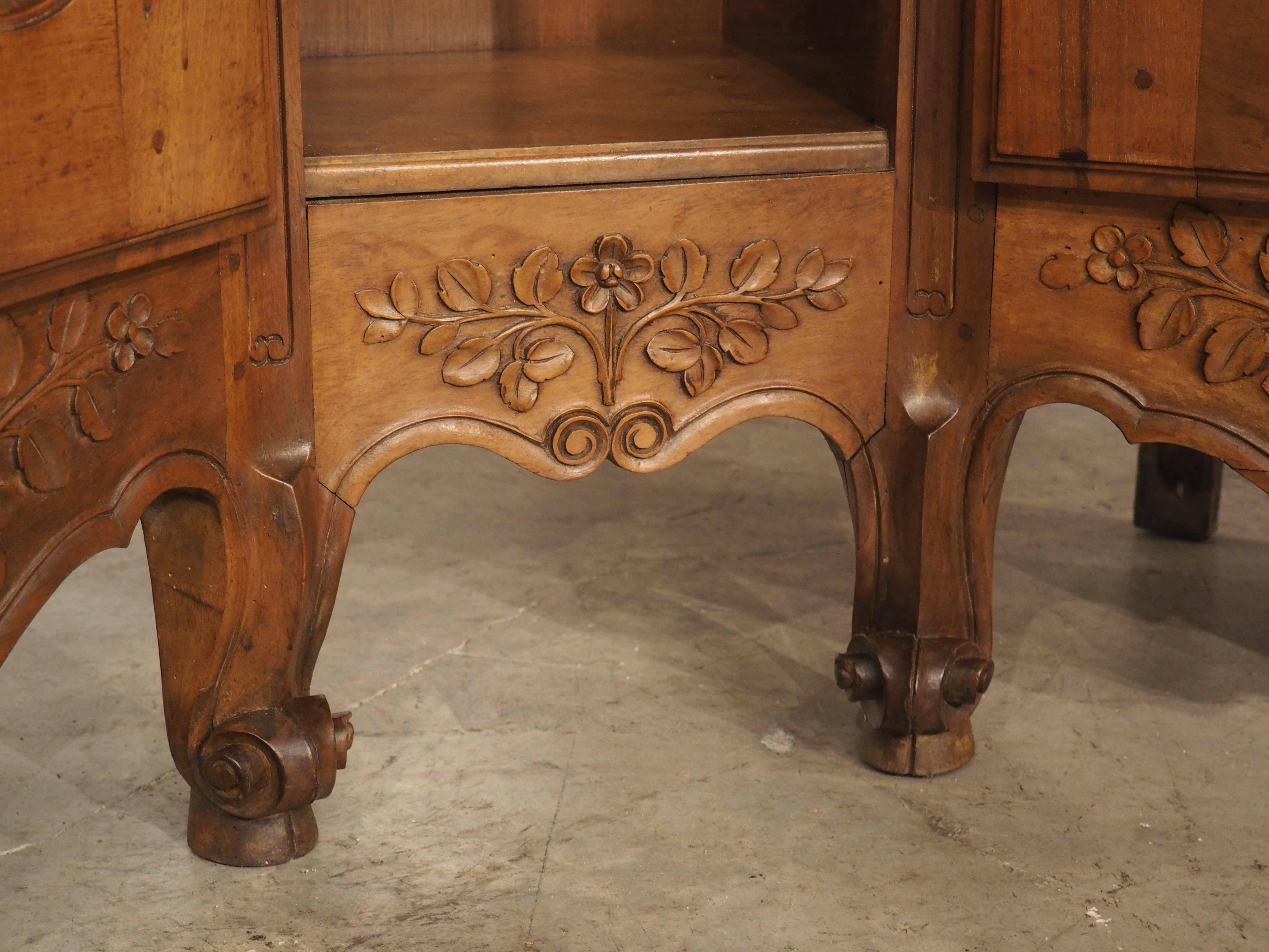 Pine Antique Louis XV Style Corner Buffet from Provence, France, C. 1900 For Sale