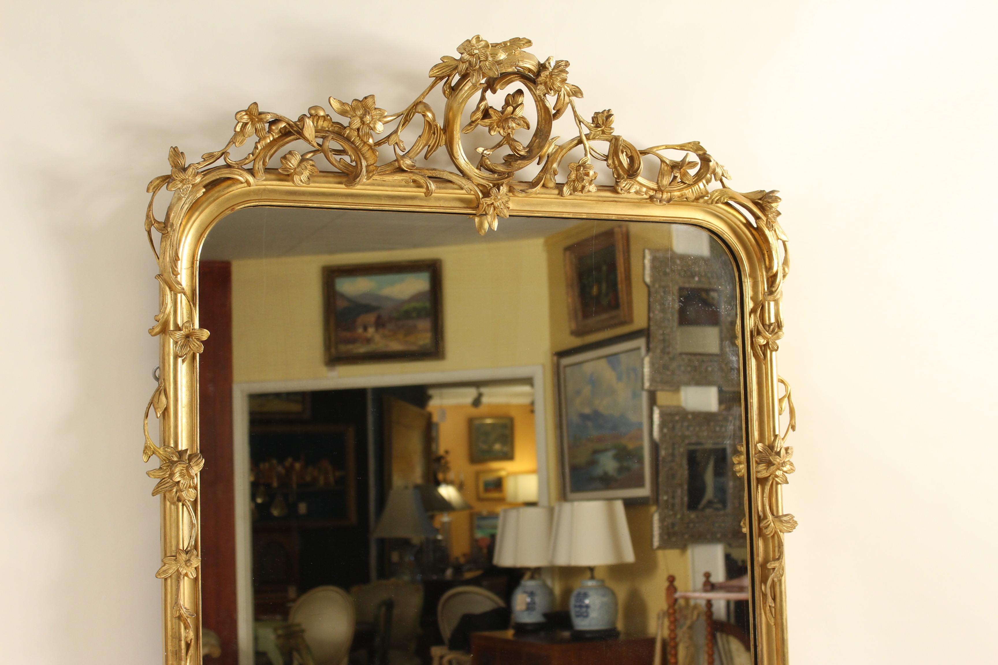 European Antique Louis XV Style Giltwood Mirror