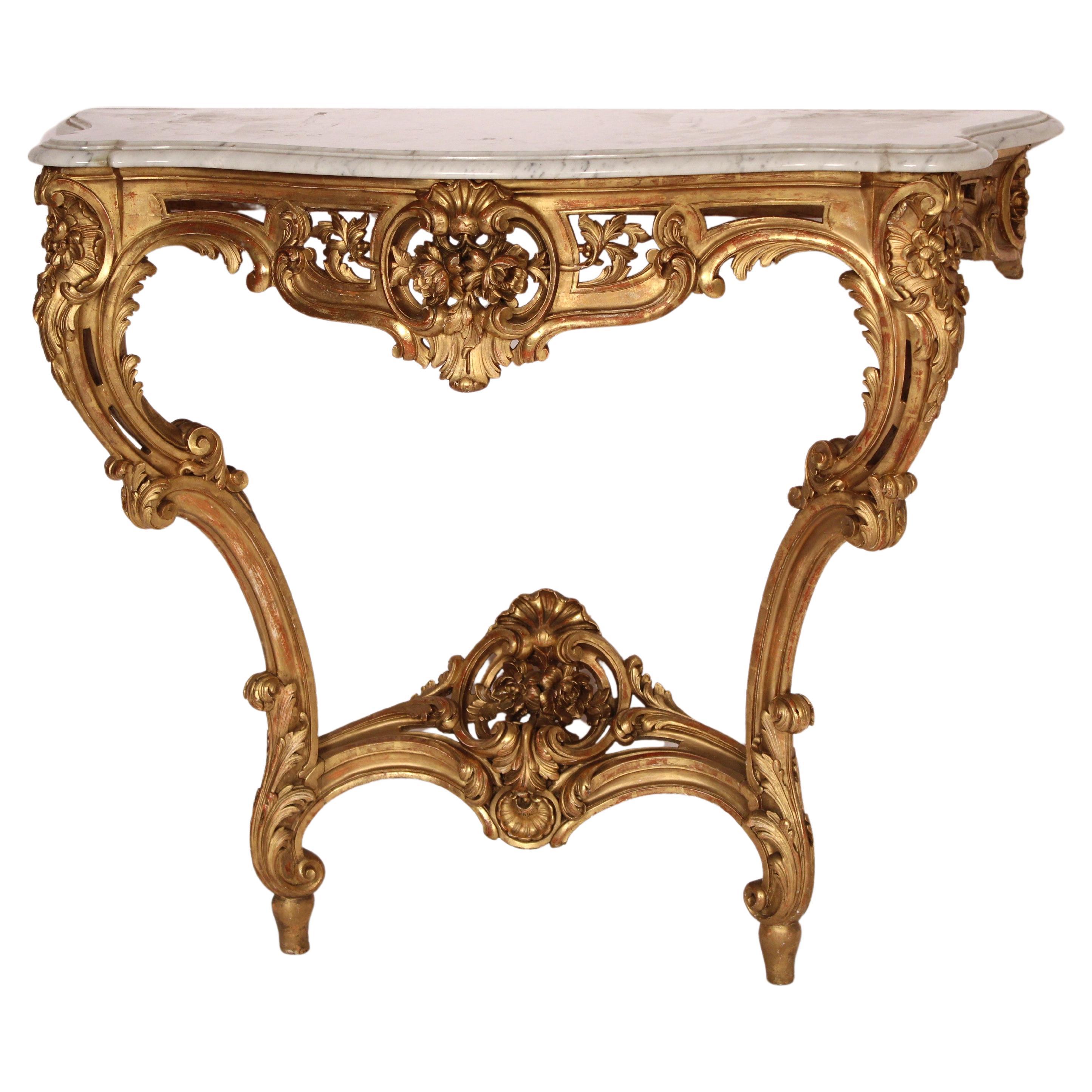 Ancienne table console en bois doré de style Louis XV en vente
