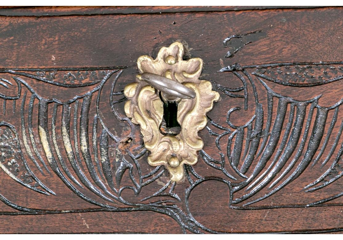 Intagliato a mano Antica scrivania in stile Luigi XV in Oak in vendita