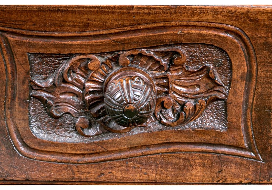 Antica scrivania in stile Luigi XV in Oak In condizioni discrete in vendita a Bridgeport, CT