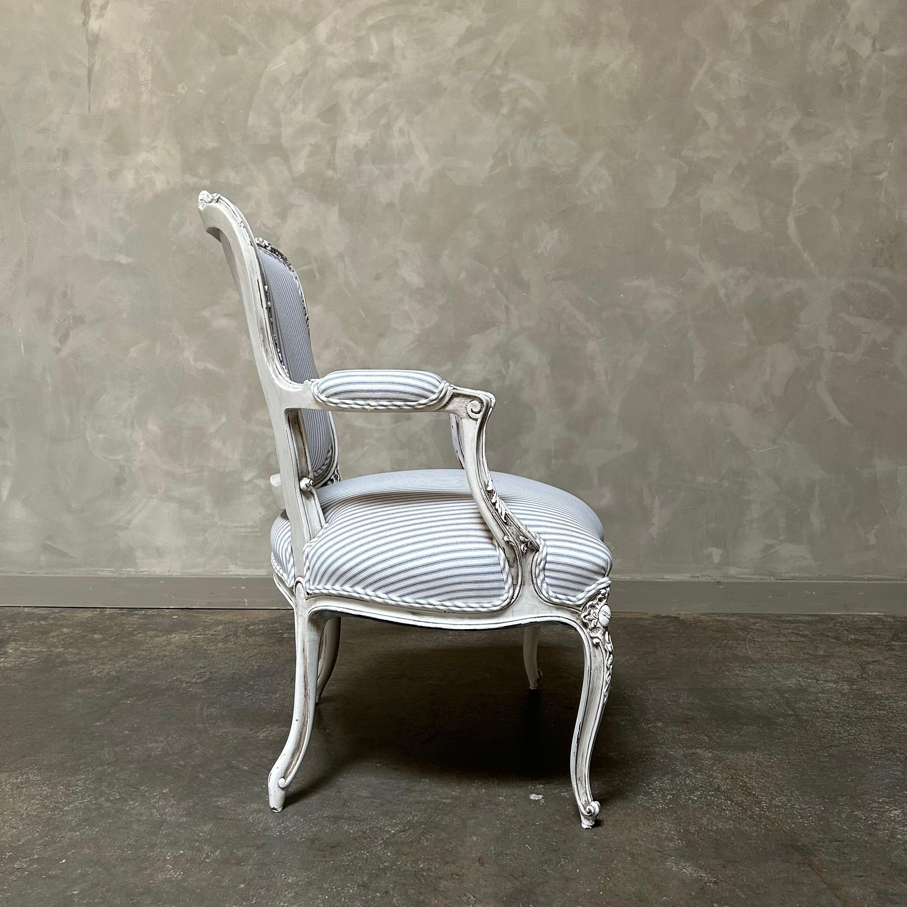 Antique Louis XV style open arm chair In Good Condition For Sale In Brea, CA