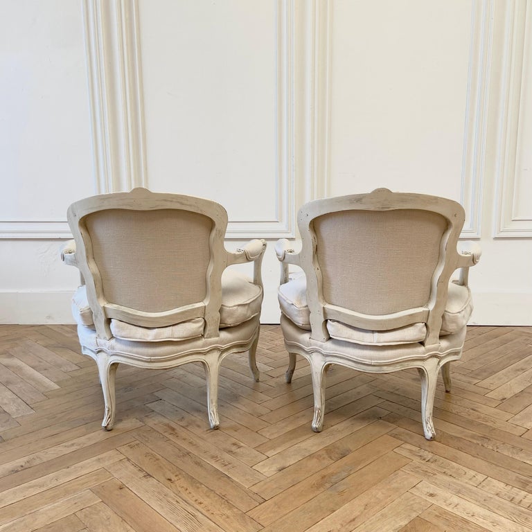 Antique Louis XV Style Open Arm Chairs in Linen In Good Condition For Sale In Brea, CA