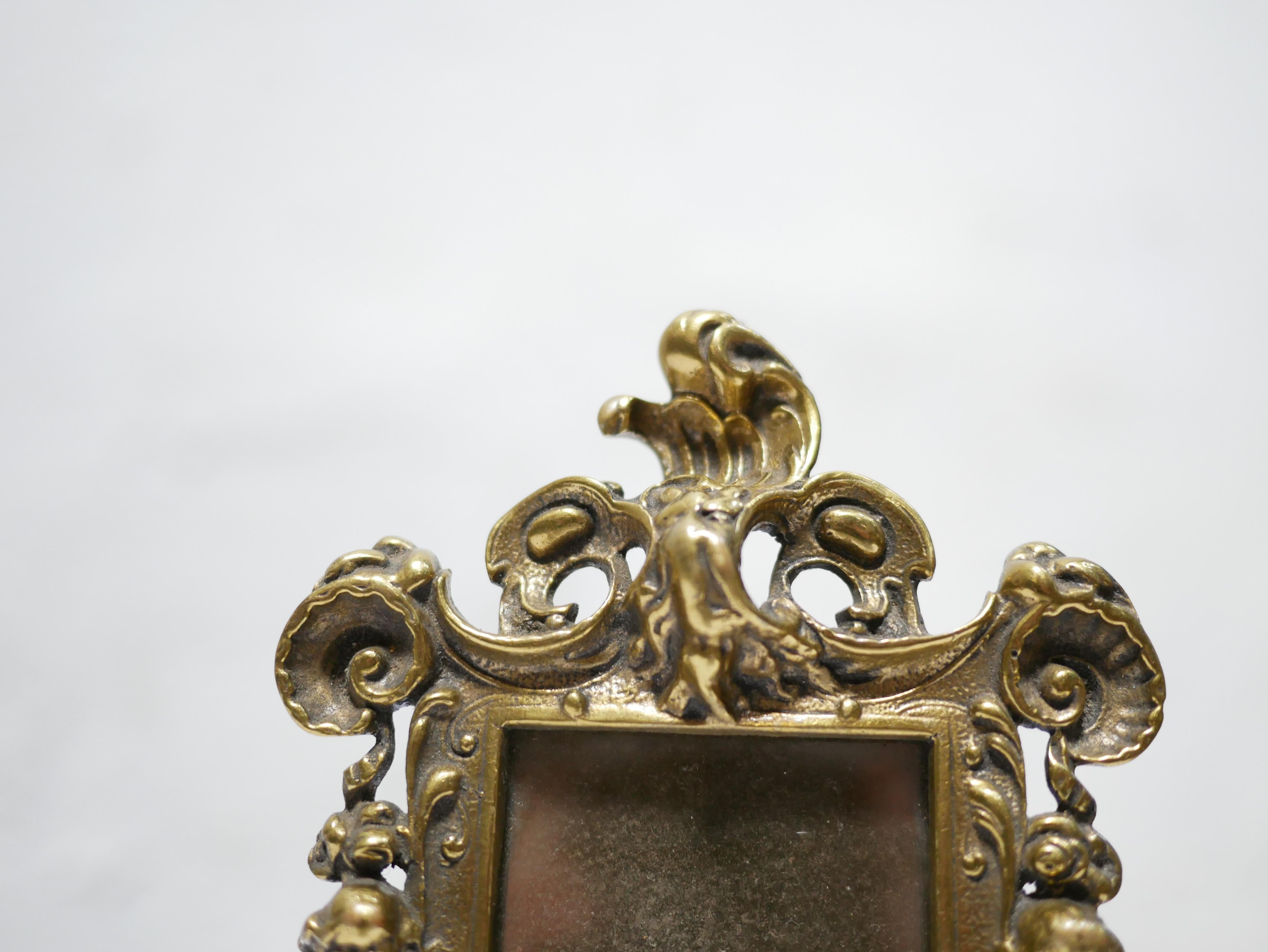 Antique Louis XV Style Photo Frame from the Napoleon III Period in Gilt Bronze In Good Condition For Sale In AIGNAN, FR