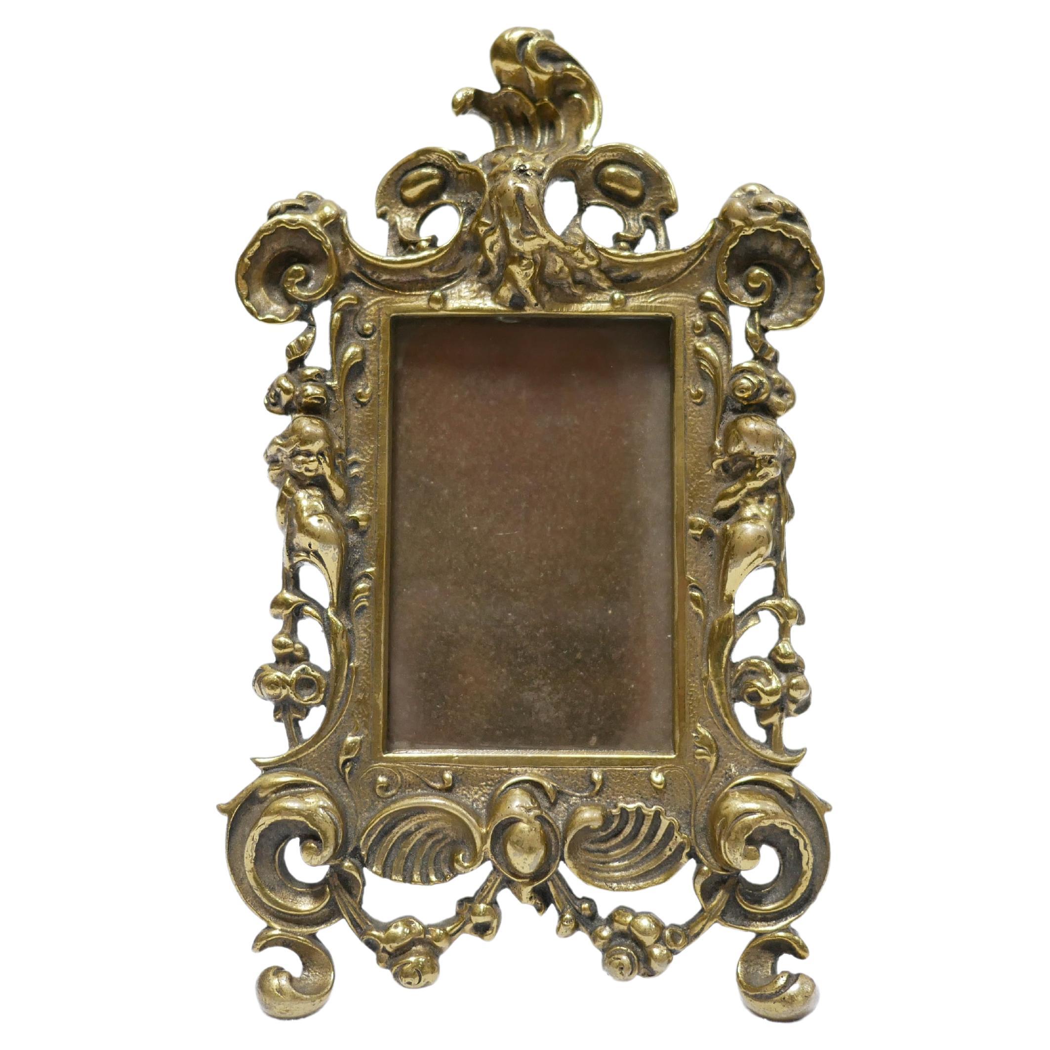 Cornice fotografica antica in stile Luigi XV del periodo di Napoleone III in bronzo dorato in vendita