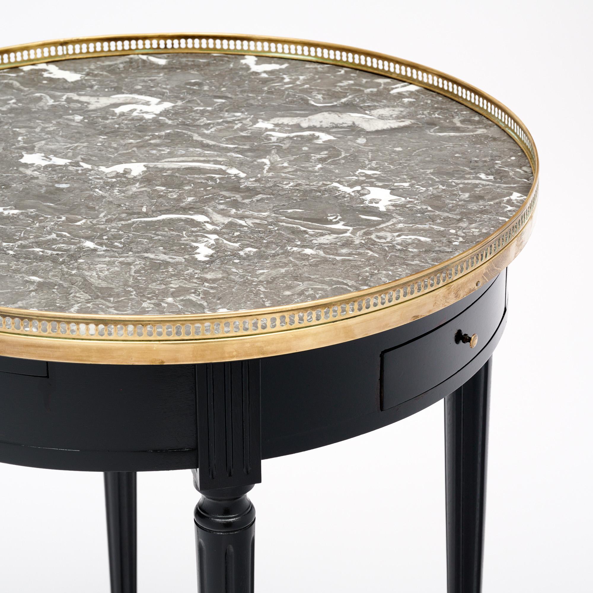 Antigua Mesa Bouillotte Luis XVI Ebonizado en venta