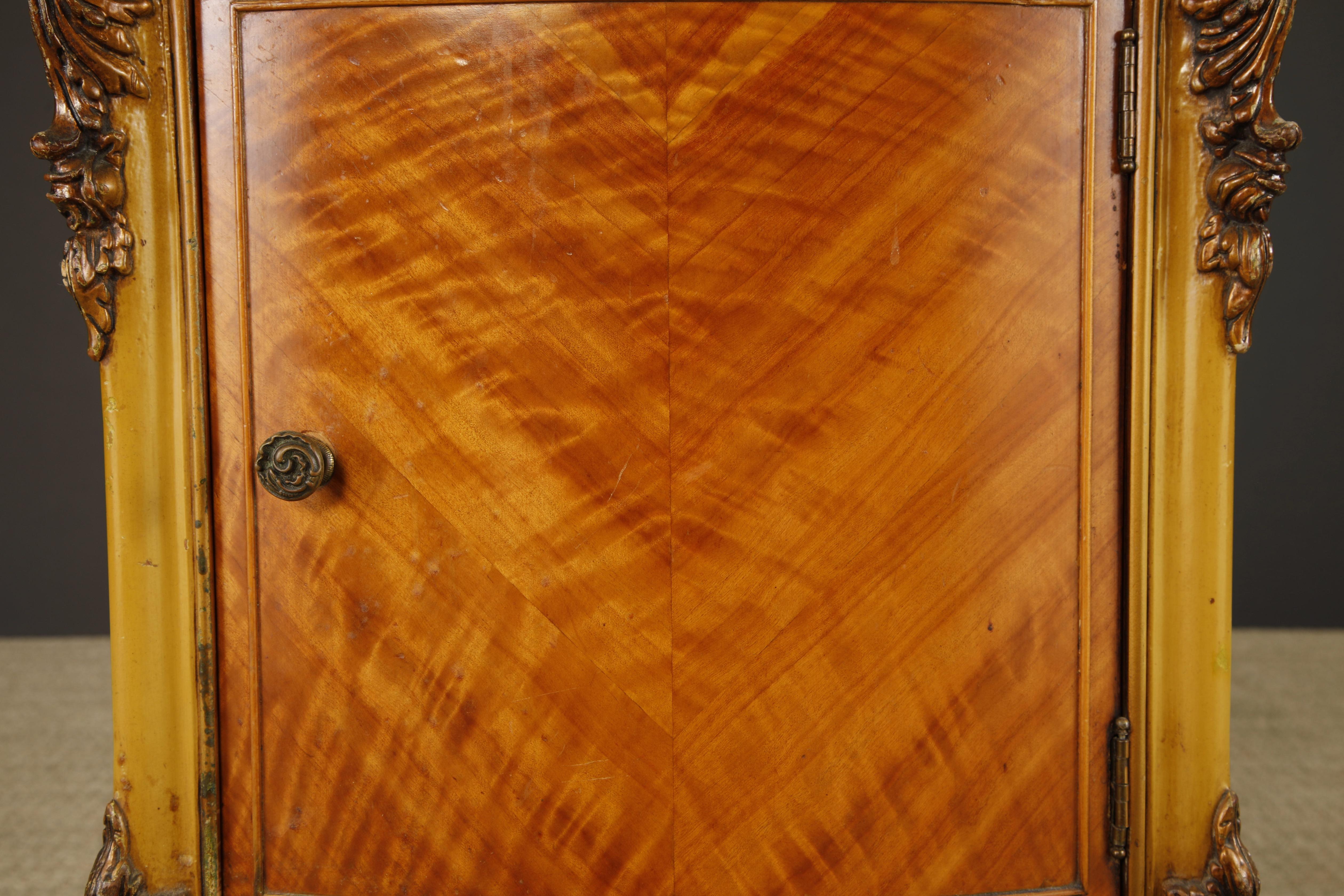 Antique Louis XVI French Provincial Figured Maple Cabinet Nightstands, c. 1920s en vente 4