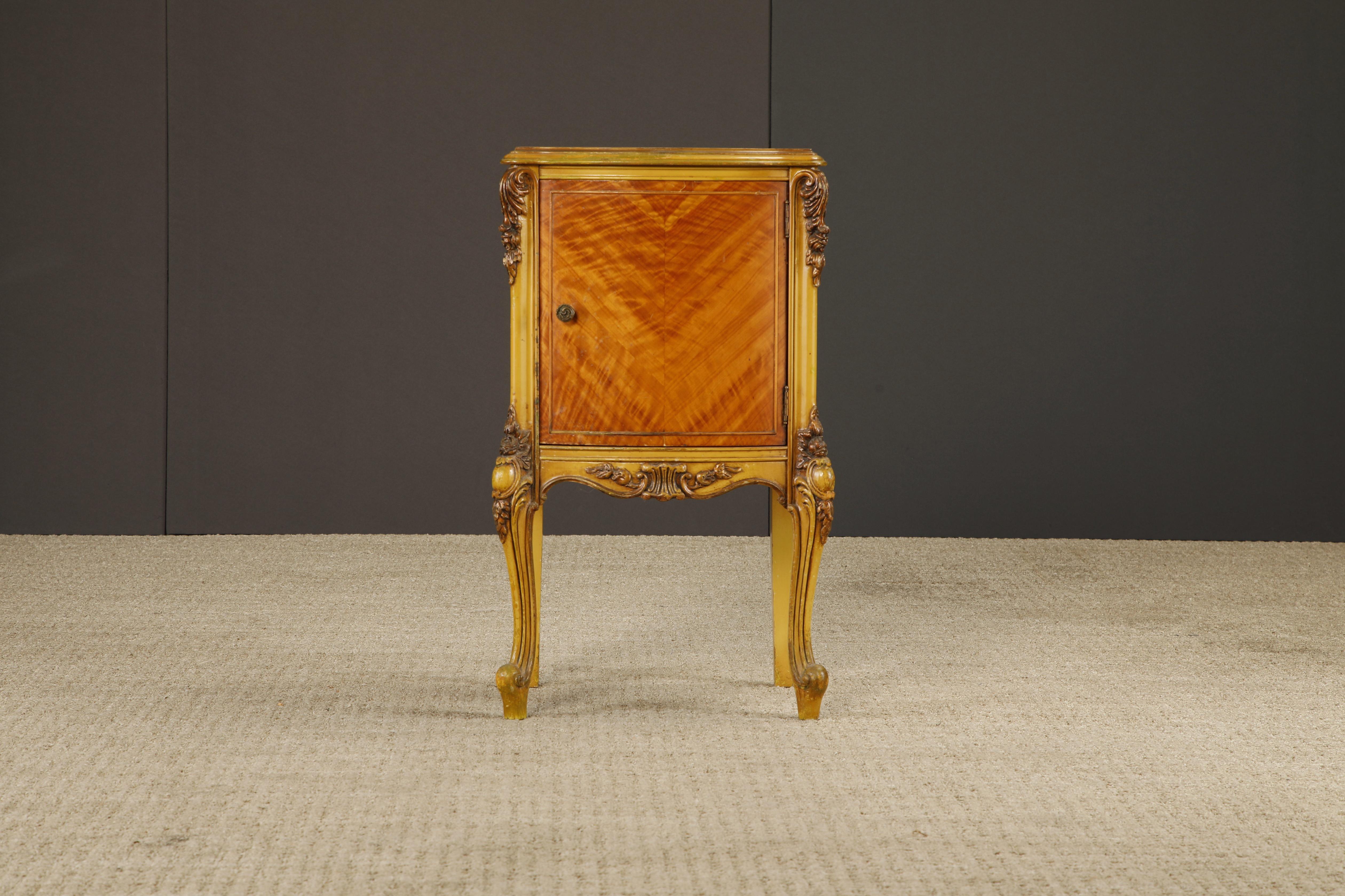20ième siècle Antique Louis XVI French Provincial Figured Maple Cabinet Nightstands, c. 1920s en vente