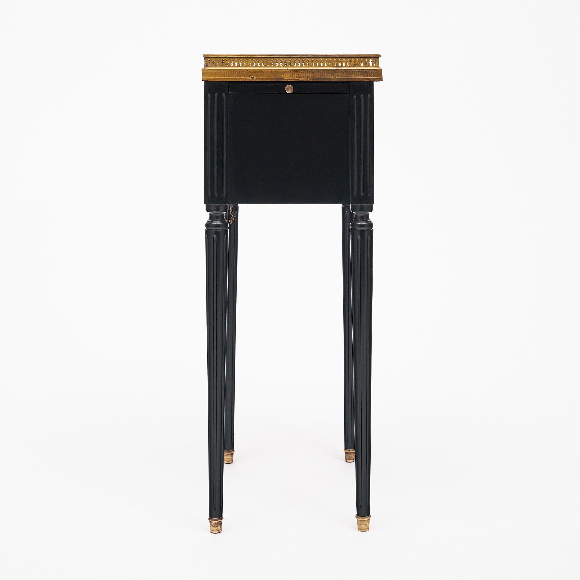 Tables d'appoint françaises anciennes Louis XVI 1