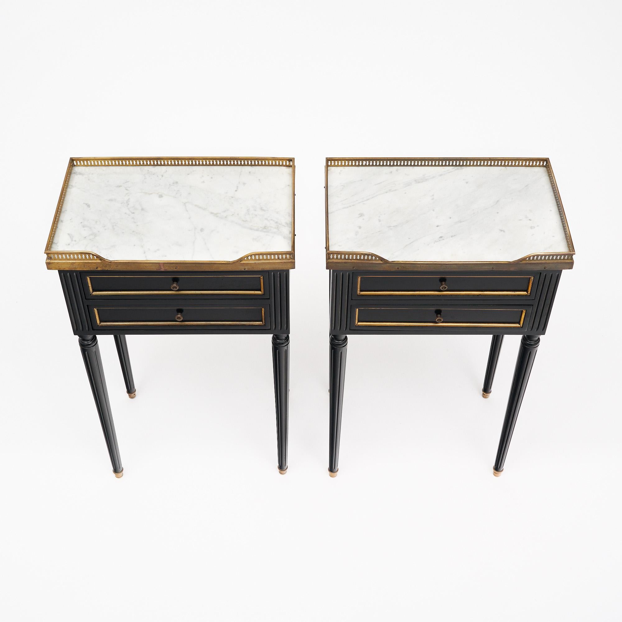 Tables d'appoint françaises anciennes Louis XVI 2