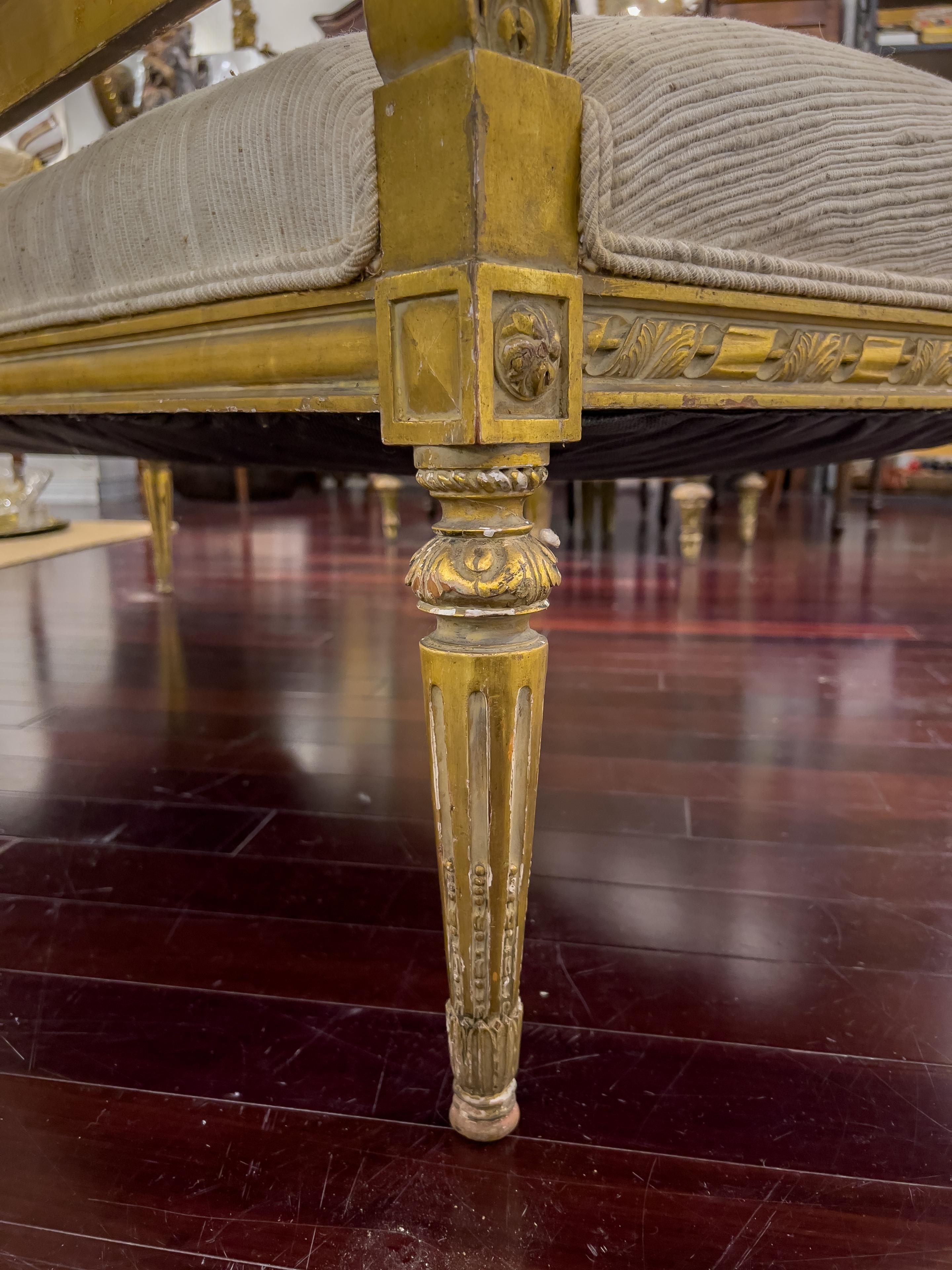 Antike Louis-XVI-Set aus vergoldetem Holz und Holz im Angebot 2