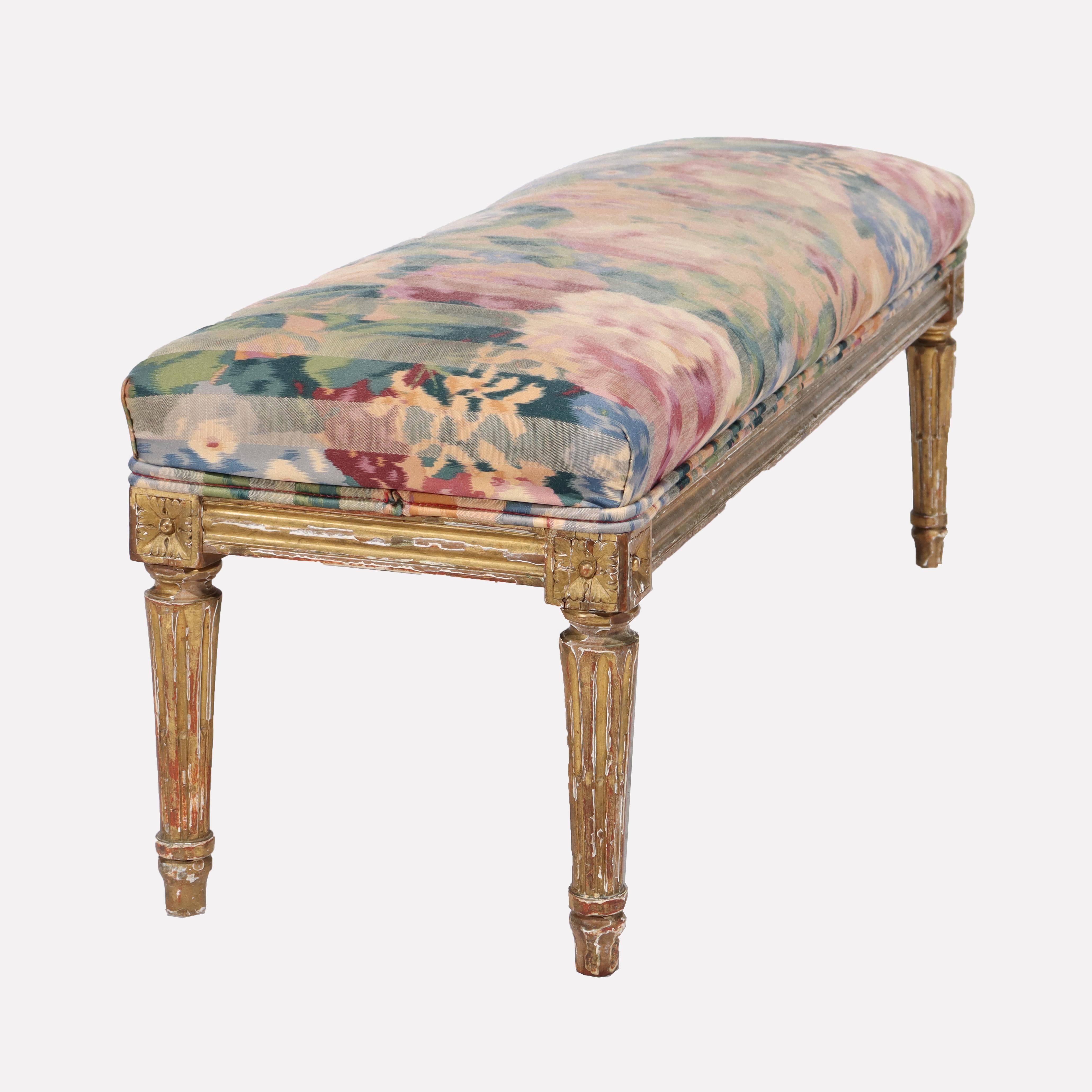 Tissu d'ameublement Tabouret Louis XVI ancien à pied long en bois doré 18ème siècle en vente