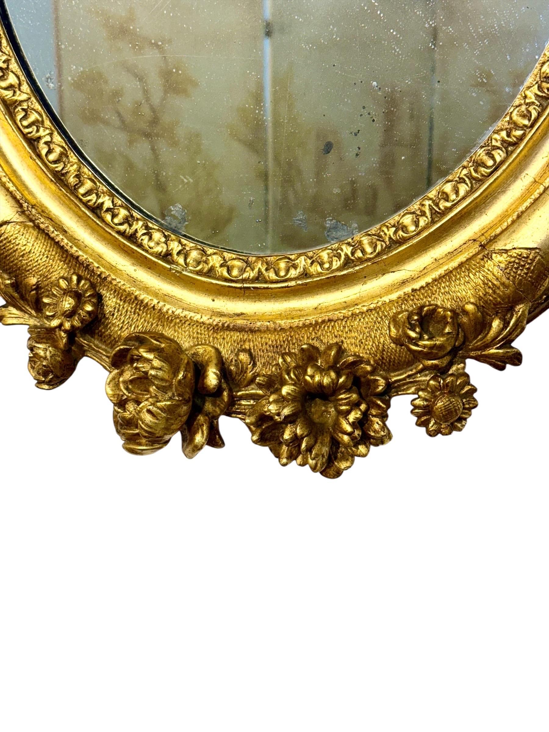 Antique Louis XVI Giltwood Oval Mirror with Floral Carving For Sale 6