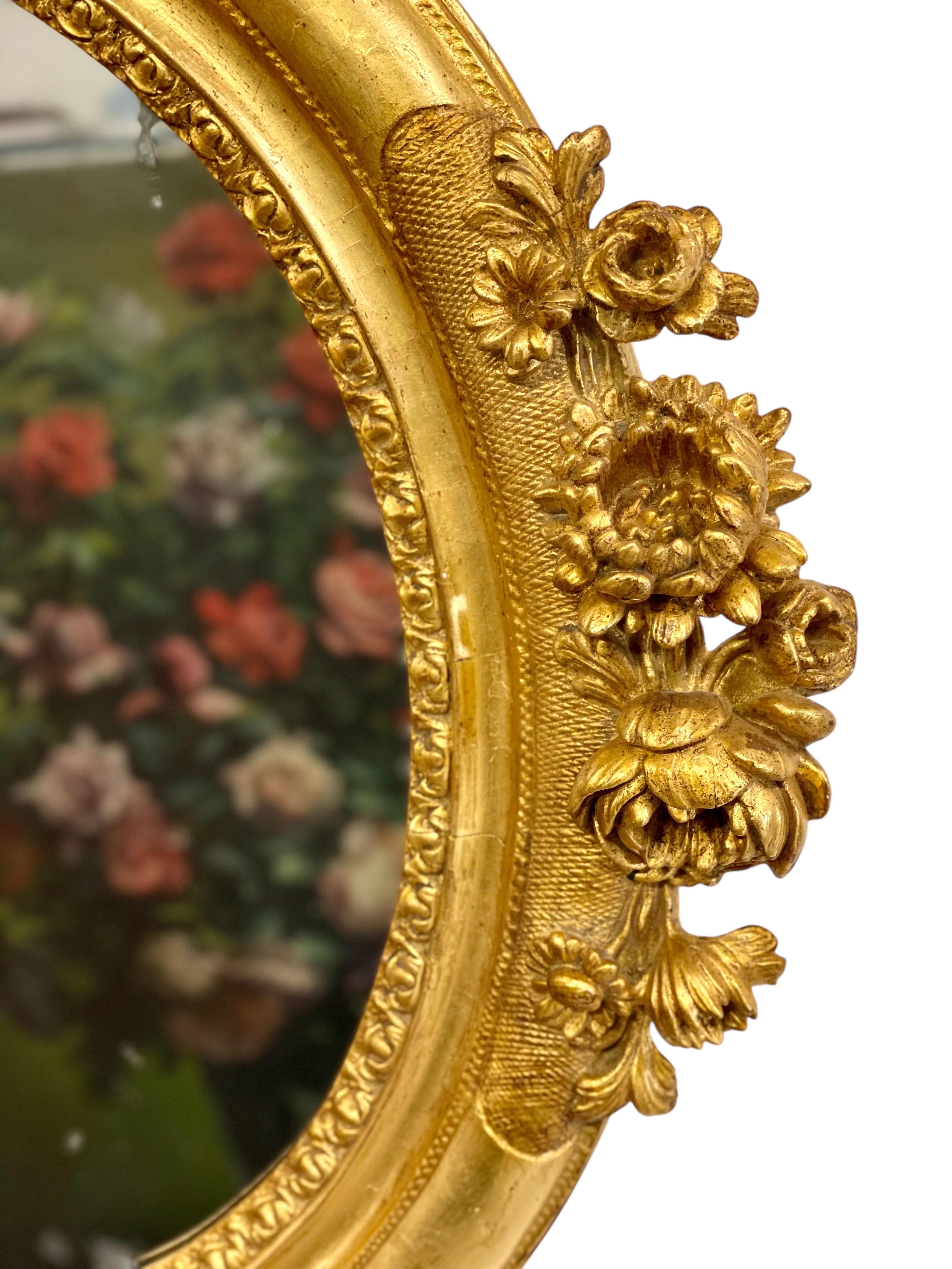 Antique Louis XVI Giltwood Oval Mirror with Floral Carving For Sale 2