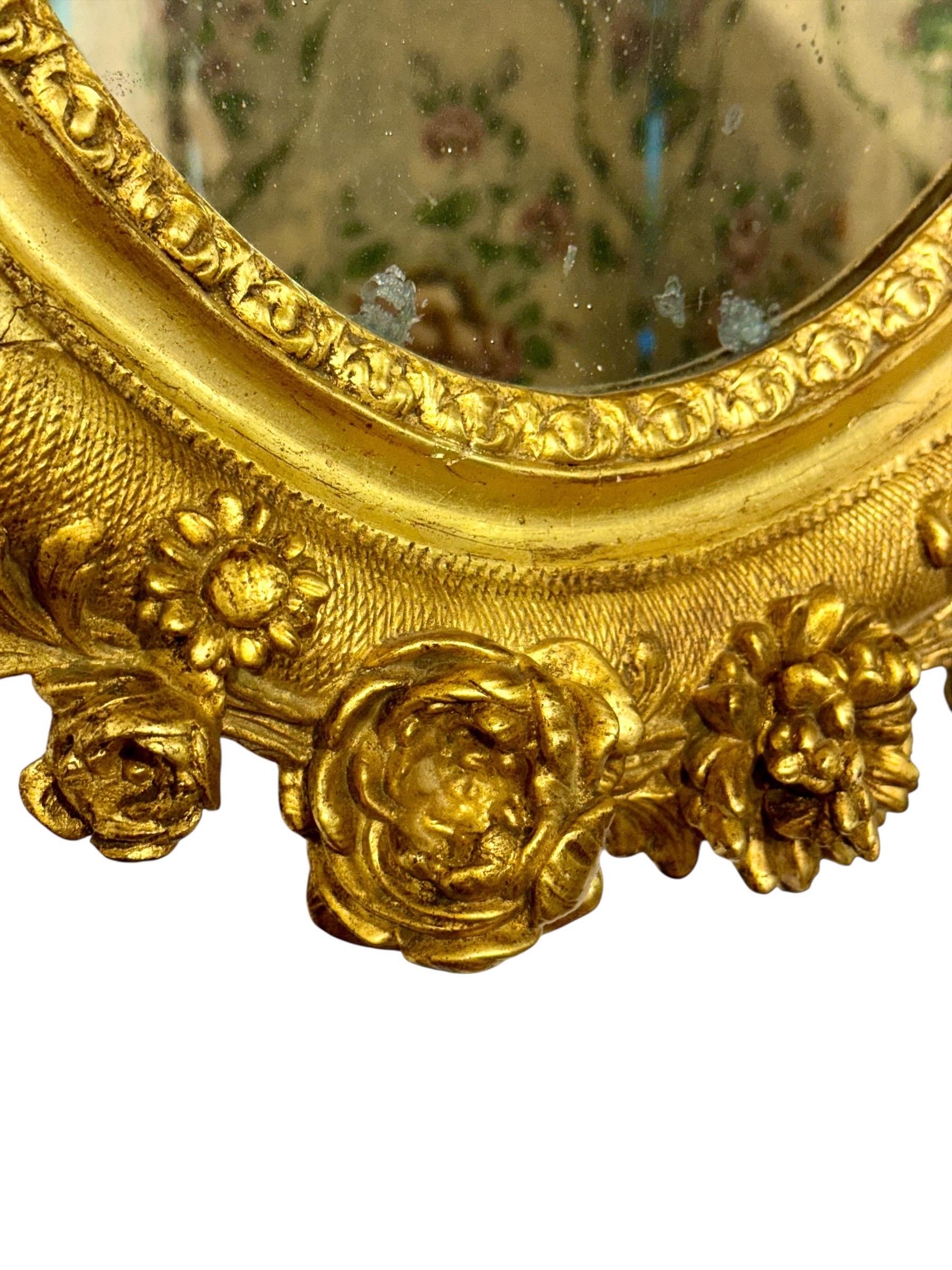 Antique Louis XVI Giltwood Oval Mirror with Floral Carving For Sale 4