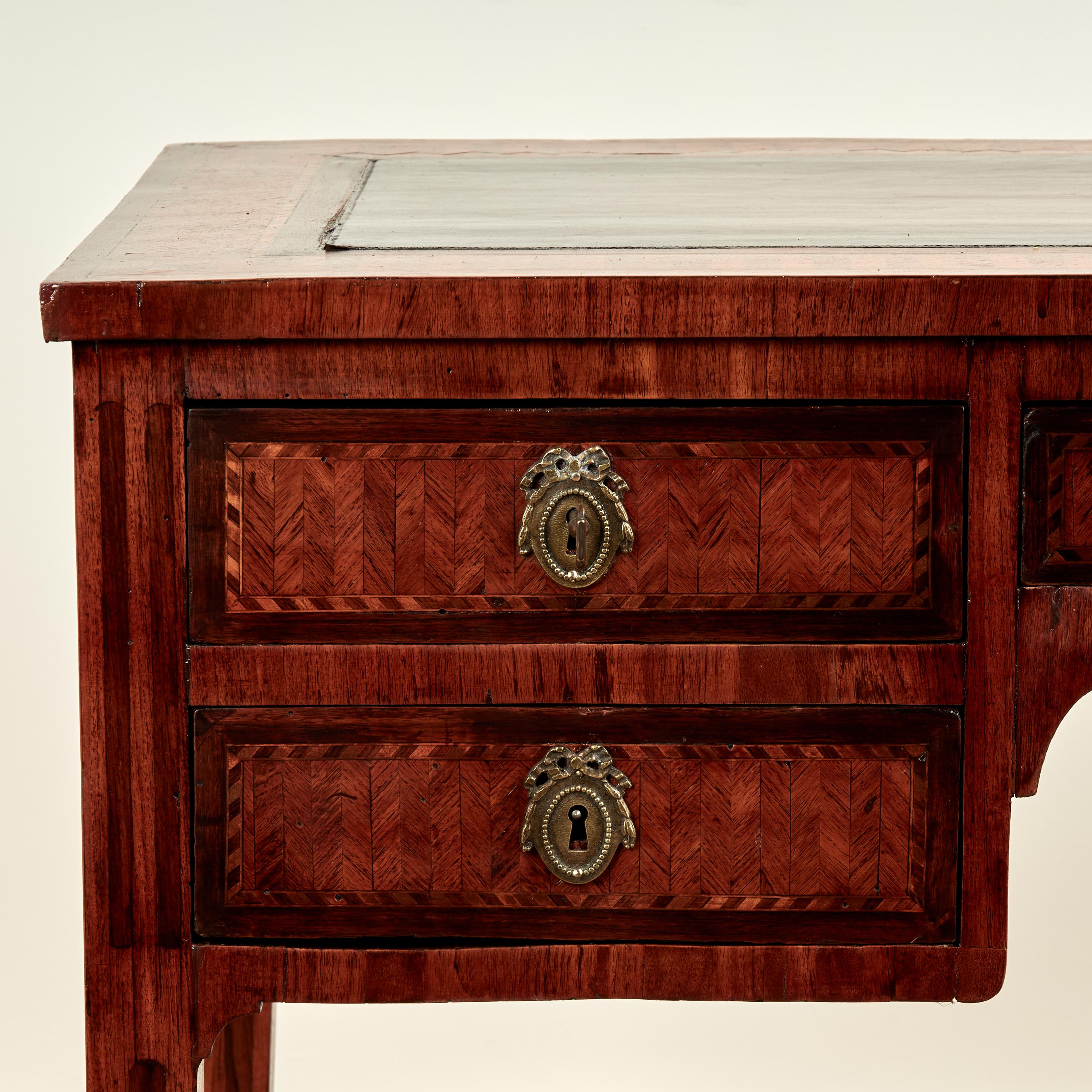 Antique Louis XVI Leather Top Desk In Good Condition For Sale In Palm Beach, FL