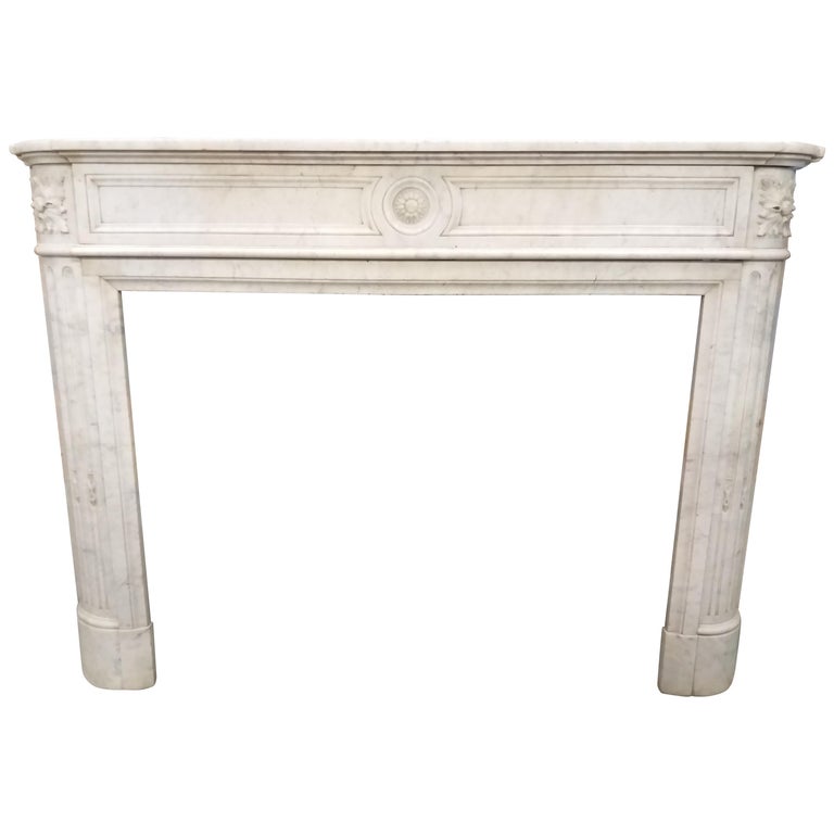Antiker Louis XVI Kaminsims, "Halbmond" Carrara 1