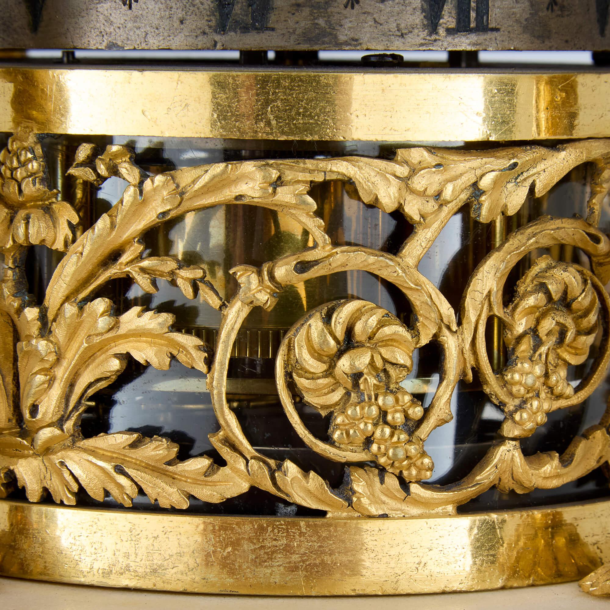 Antico orologio da camino Luigi XVI in marmo, oro e bronzo dorato Cercle Tournant In condizioni buone in vendita a London, GB
