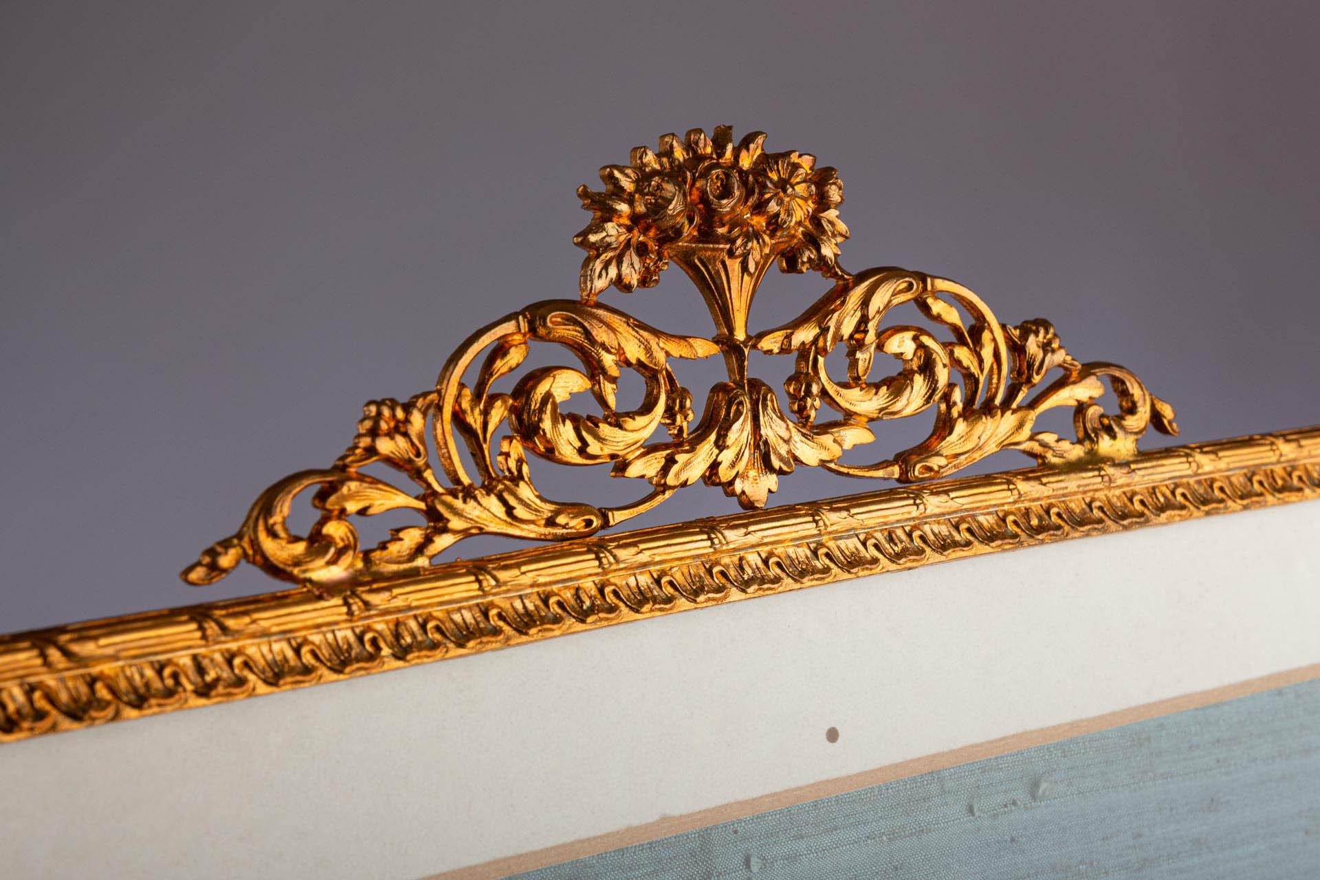 Antique Louis XVI Neoclassical Style Gilt Metal Gold Picture Photo Frame In Good Condition For Sale In Greven, DE