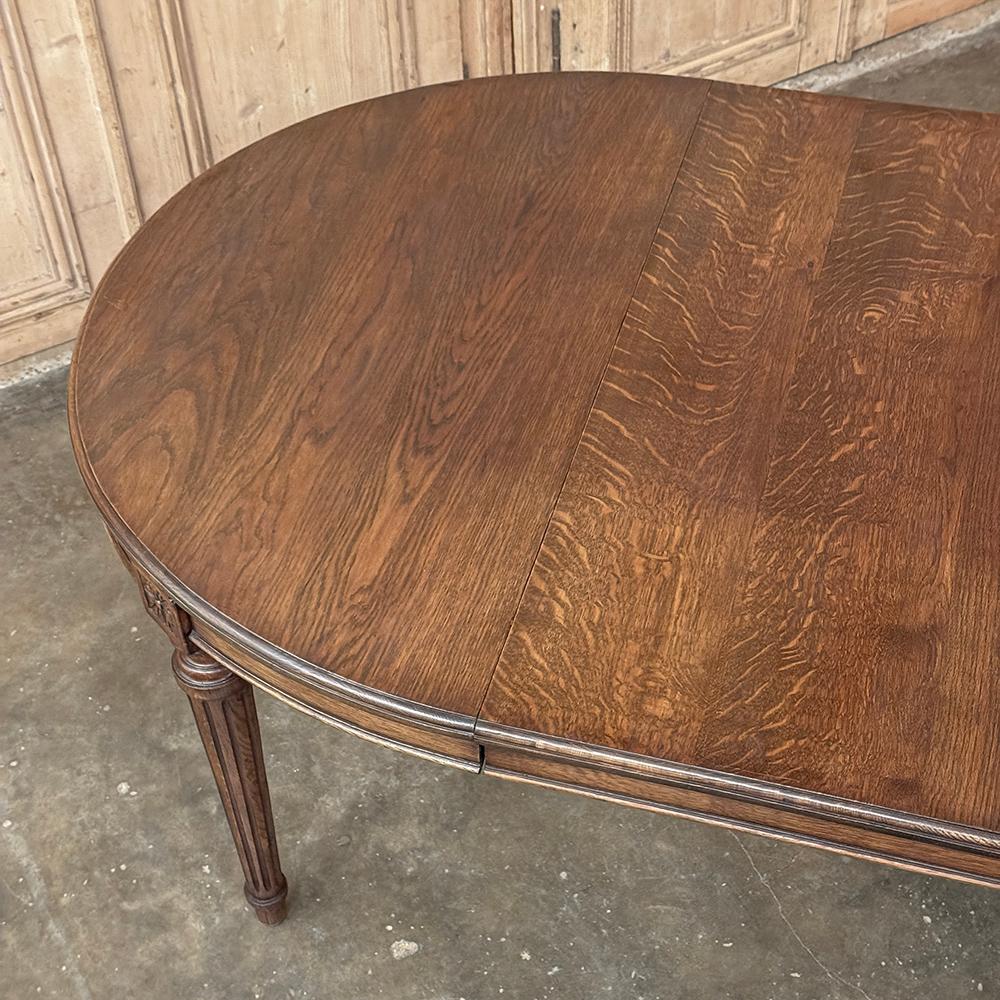 Ancienne table de salle à manger ovale Louis XVI avec feuille en vente 9
